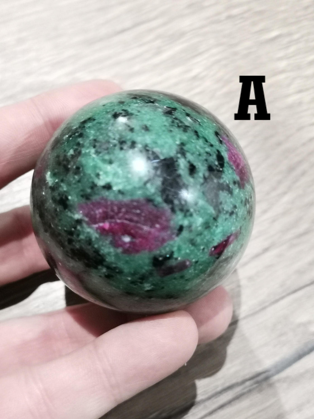 Sfera in rubino su zoissite - pietra naturale – Da 58 a 63 mm – A scelta