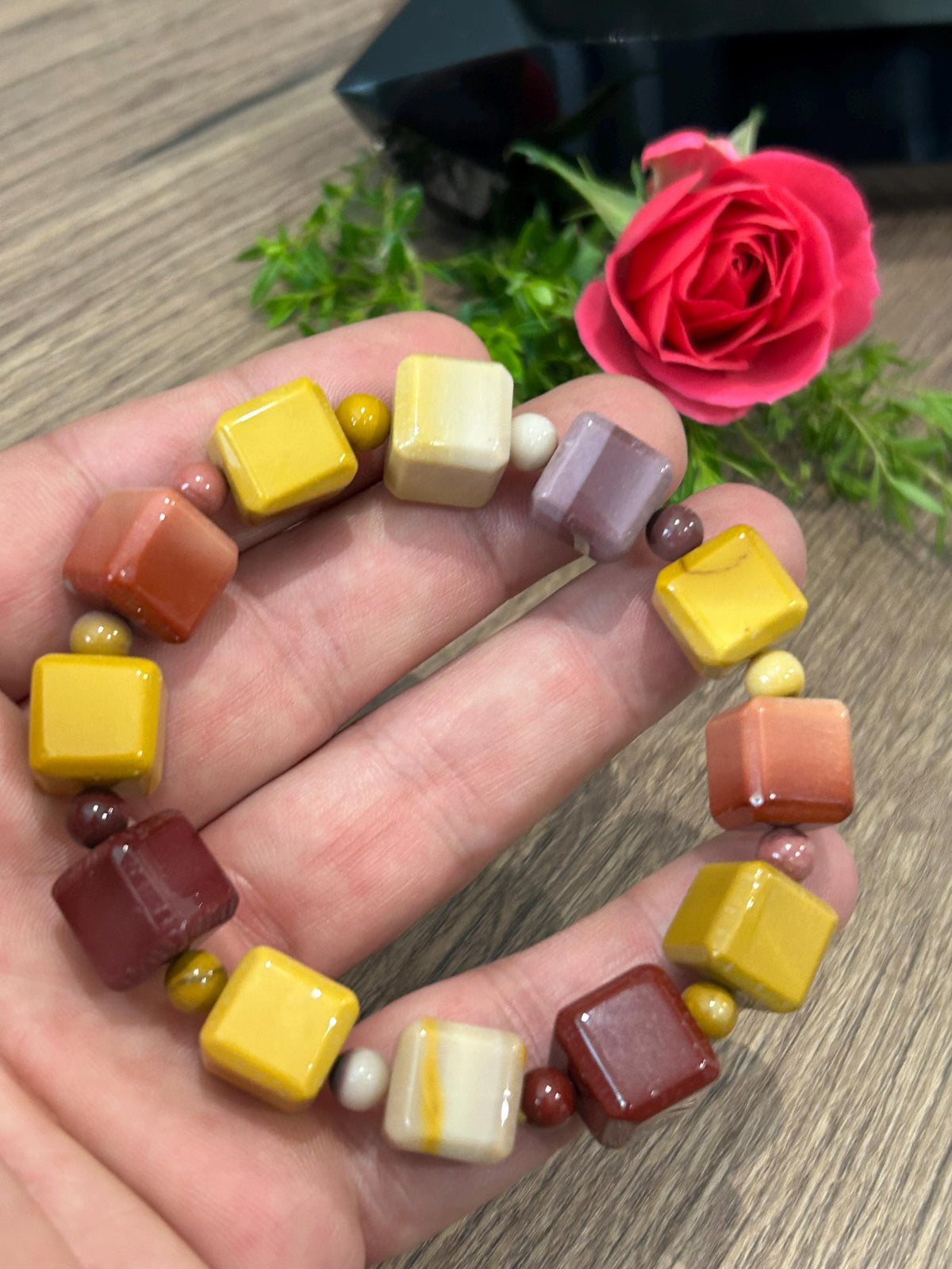 Minerales -> Jaspe Mookaite , mokaíta / Pulsera de 18,5 cm con cuentas cuadradas de 12 mm / Piedras naturales