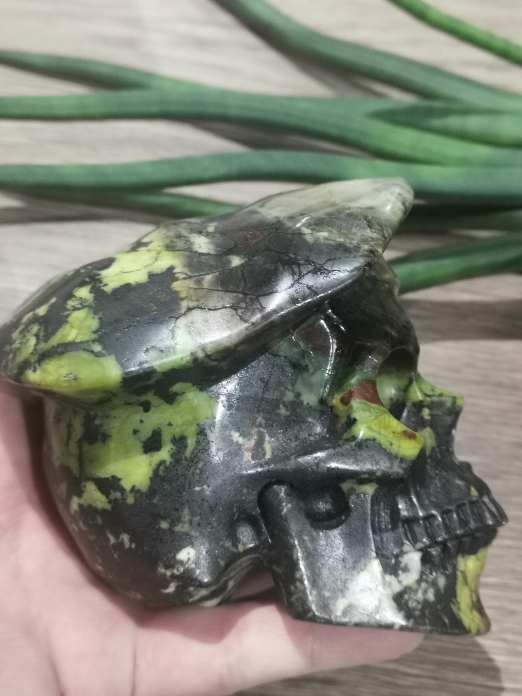 Militare , Basco Verde , Scultura in pietra naturale JASPE HISO , Teschio in pietra da collezione / Crystal Skull