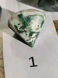 Ágata musgosa lapidada em forma de diamante – Quatro peças à escolha
