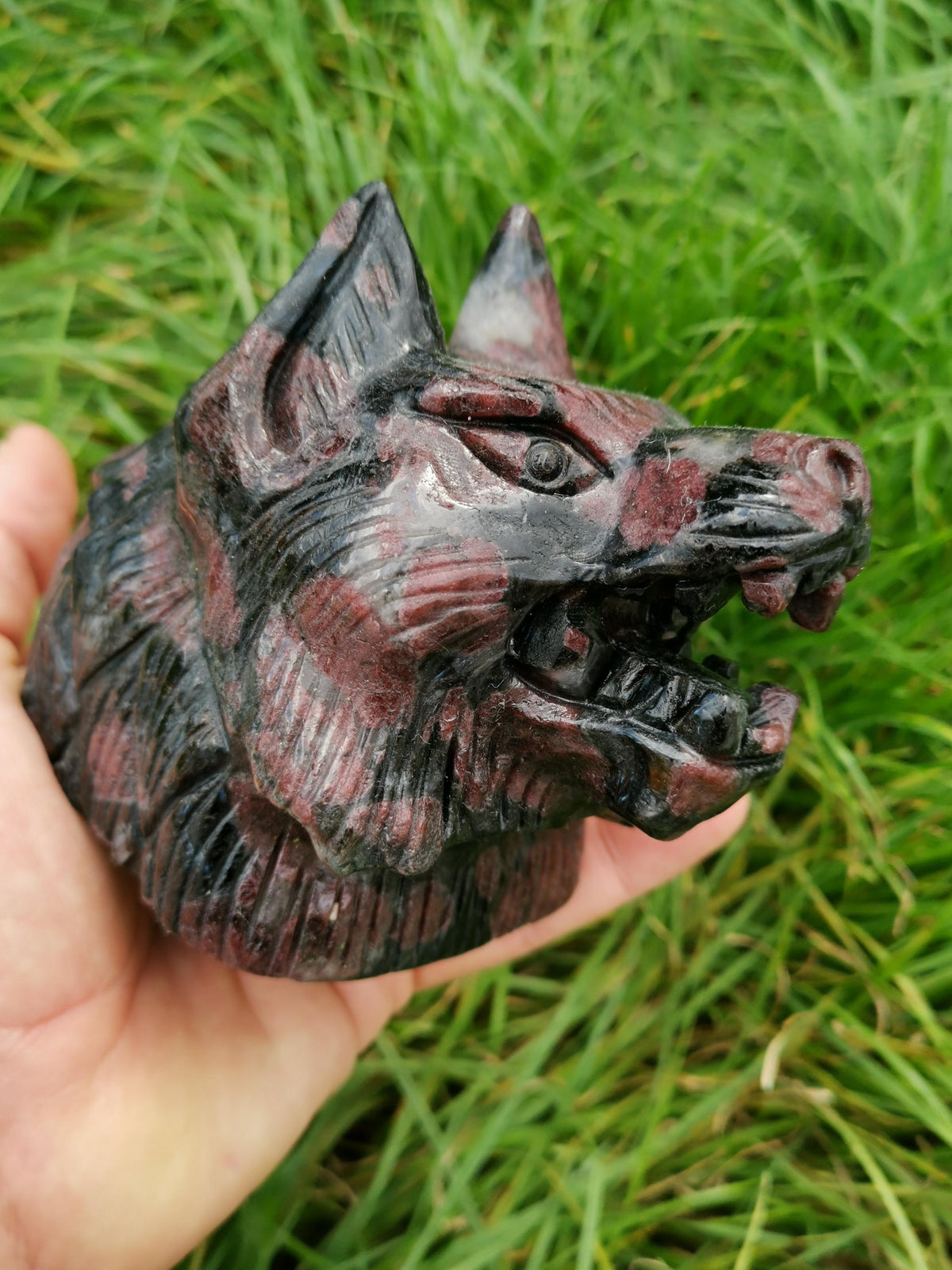 WOLF , Sculptuur /standbeeld , Granaat Almandijn  -> Natuursteen AA