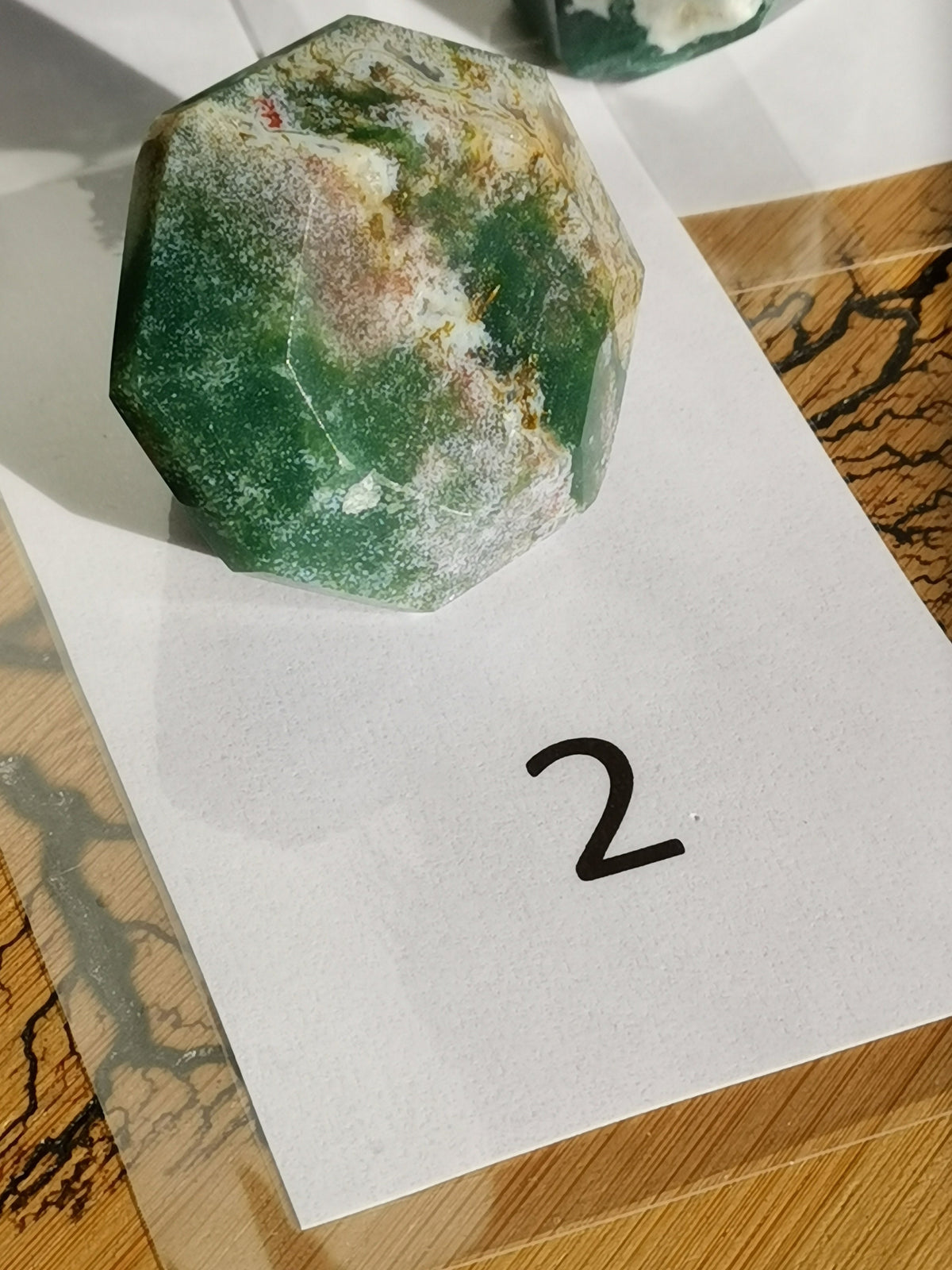 Agate mousse taillée en forme de diamant – Quatre pièces au choix