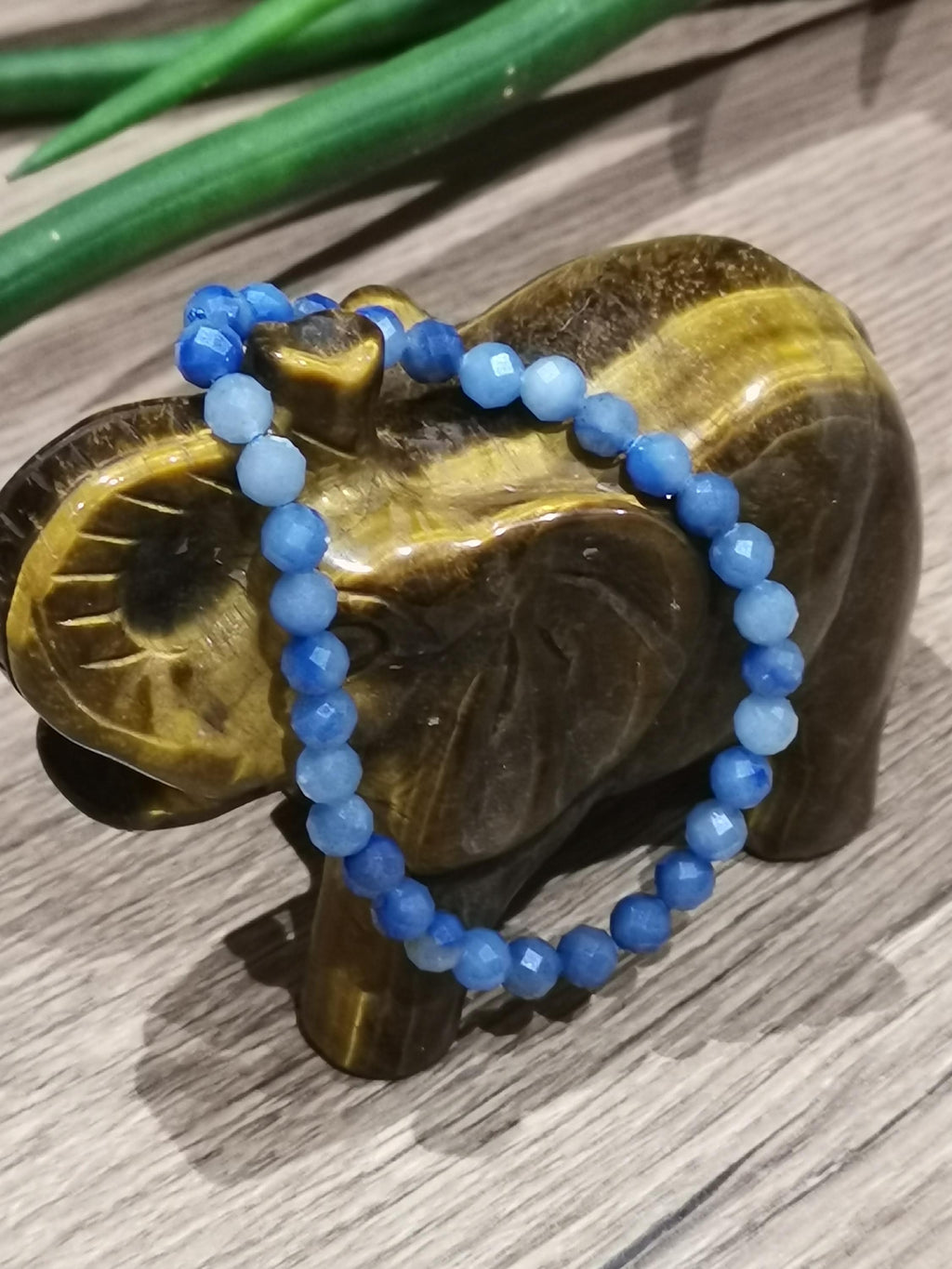 Aventurin Brasilieblå , Armband efter mått valfritt  , Rund A-facetterad pärla 6 mm