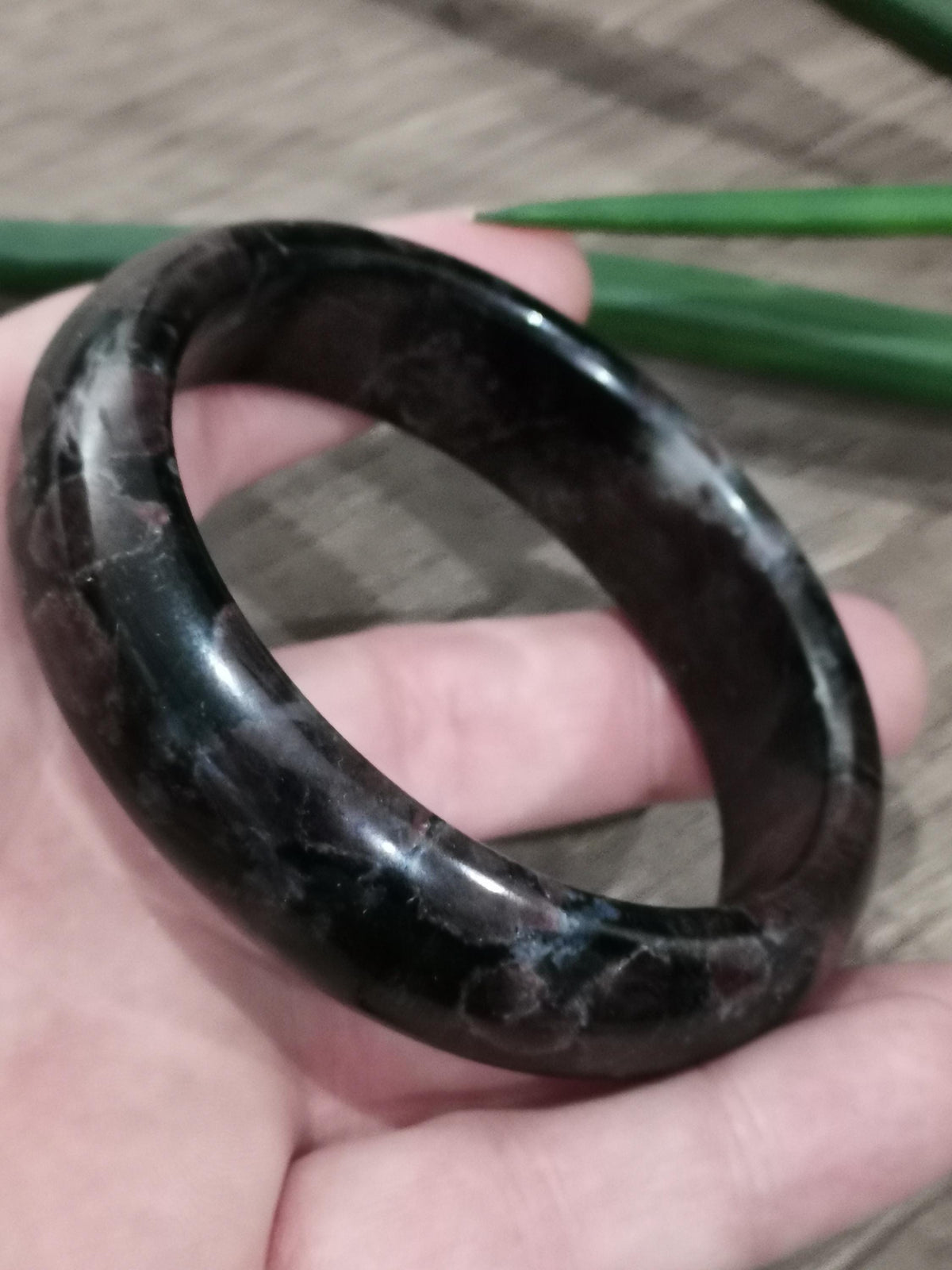 Almandijnrood granaat, 64 mm diameter bangle-armband van natuurlijke lithotherapie-steen
