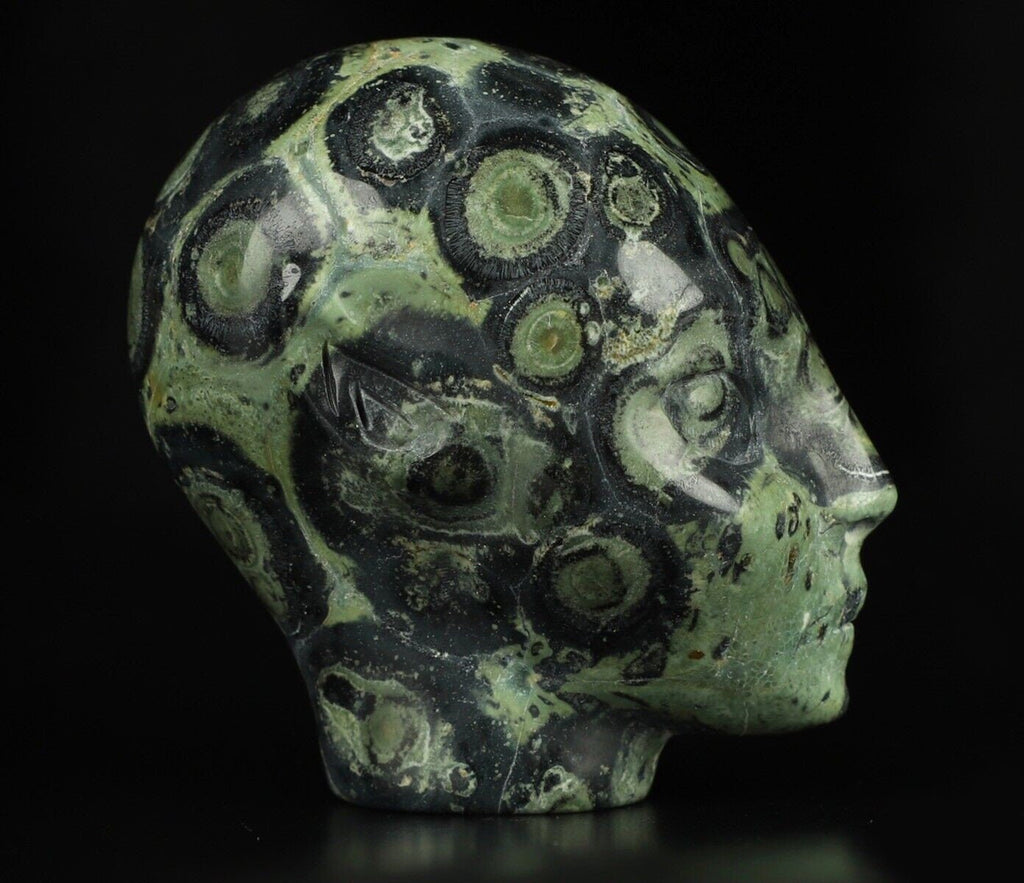 Jaspis met krokodillenleerstructuur , Kambaba-jaspis , Elf , fee , Avatar , natuurstenen sculptuur , bewerkte mineralen