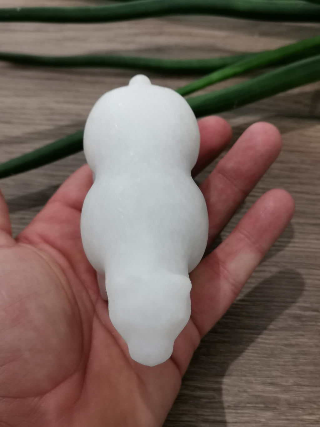 IJsbeer, sculptuur van natuursteen 390 g -> puur wit jade, ideaal als kerstdecoratie