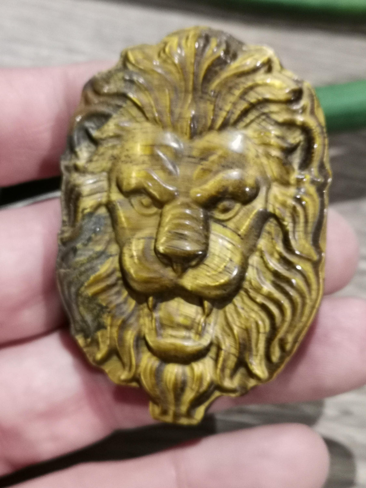 Cabeça de leão gravada – Obsidiana dourada, prateada ou olho de tigre / Pedra natural