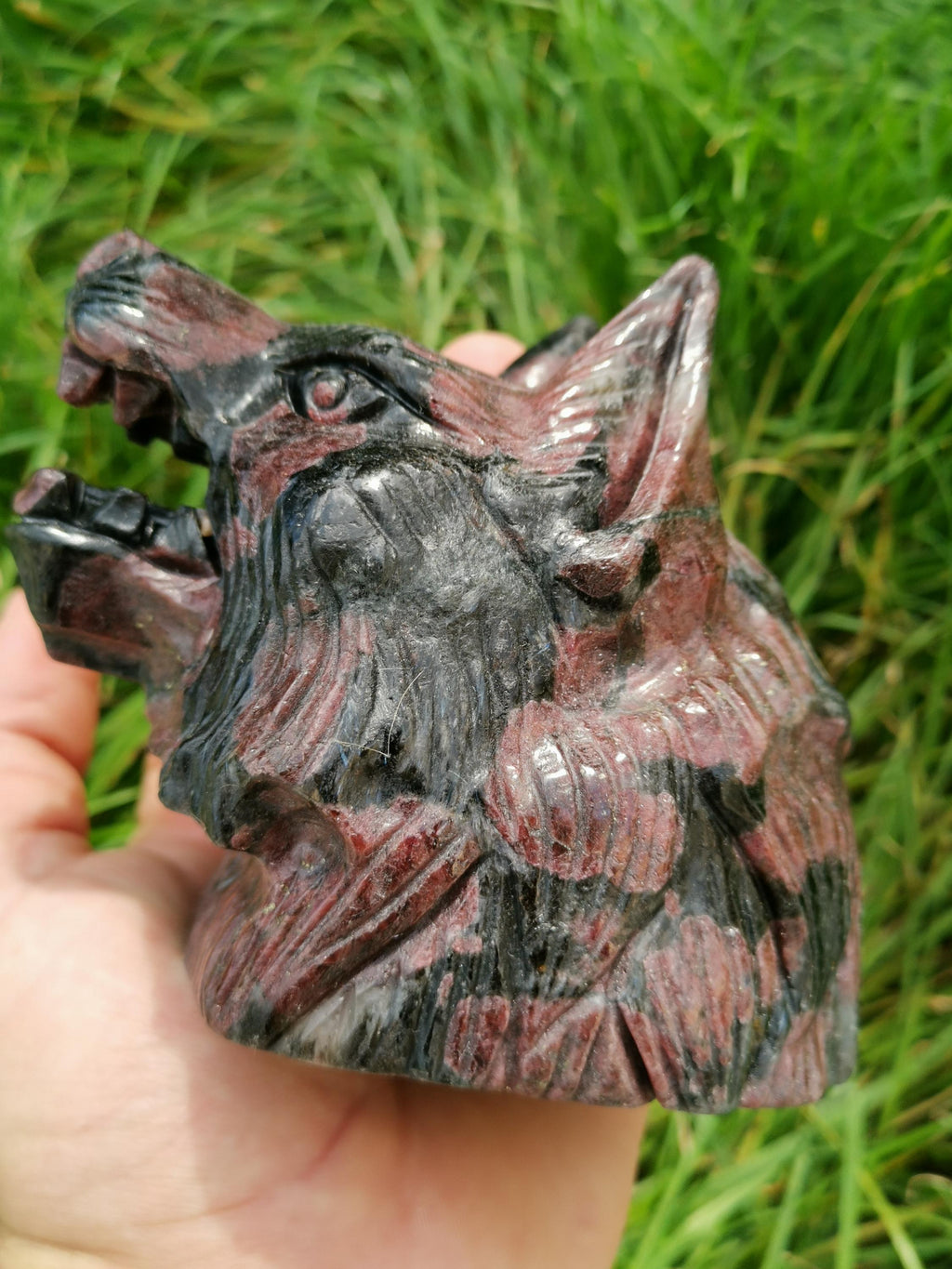 WOLF , Sculptuur /standbeeld , Granaat Almandijn  -> Natuursteen AA