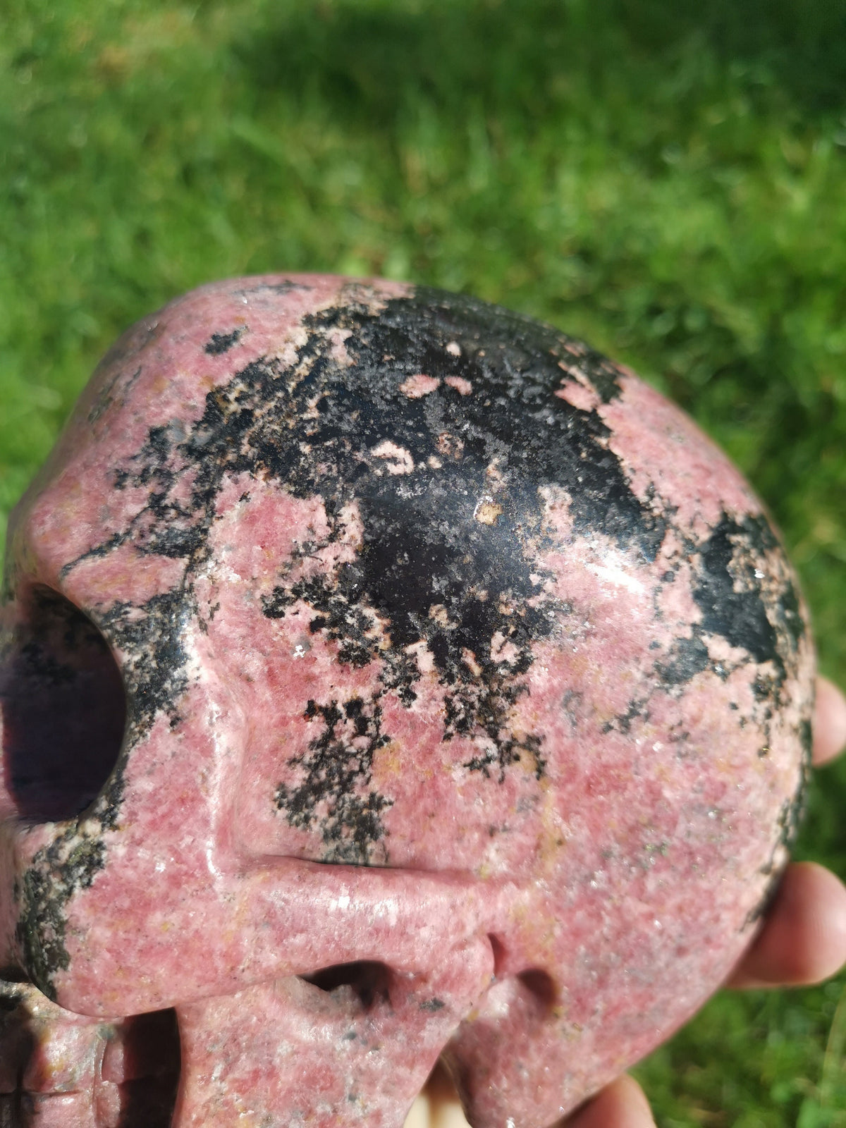 Rhodonite du Pérou  /  Grand Crâne XXL 4,7  KG Pierre naturelle  / tète de mort , Memento Mori , vanité
