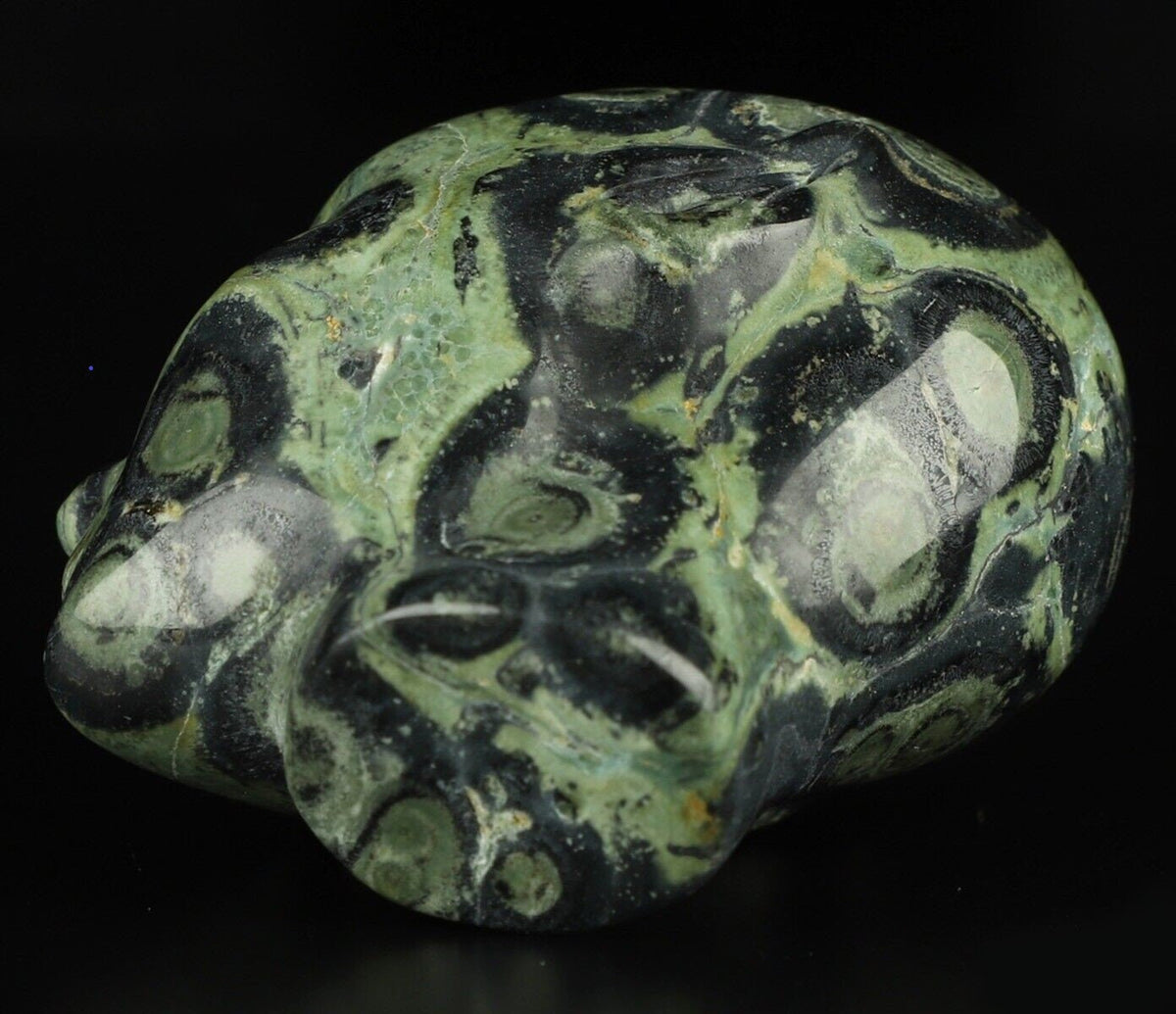 Jaspis met krokodillenleerstructuur , Kambaba-jaspis , Elf , fee , Avatar , natuurstenen sculptuur , bewerkte mineralen