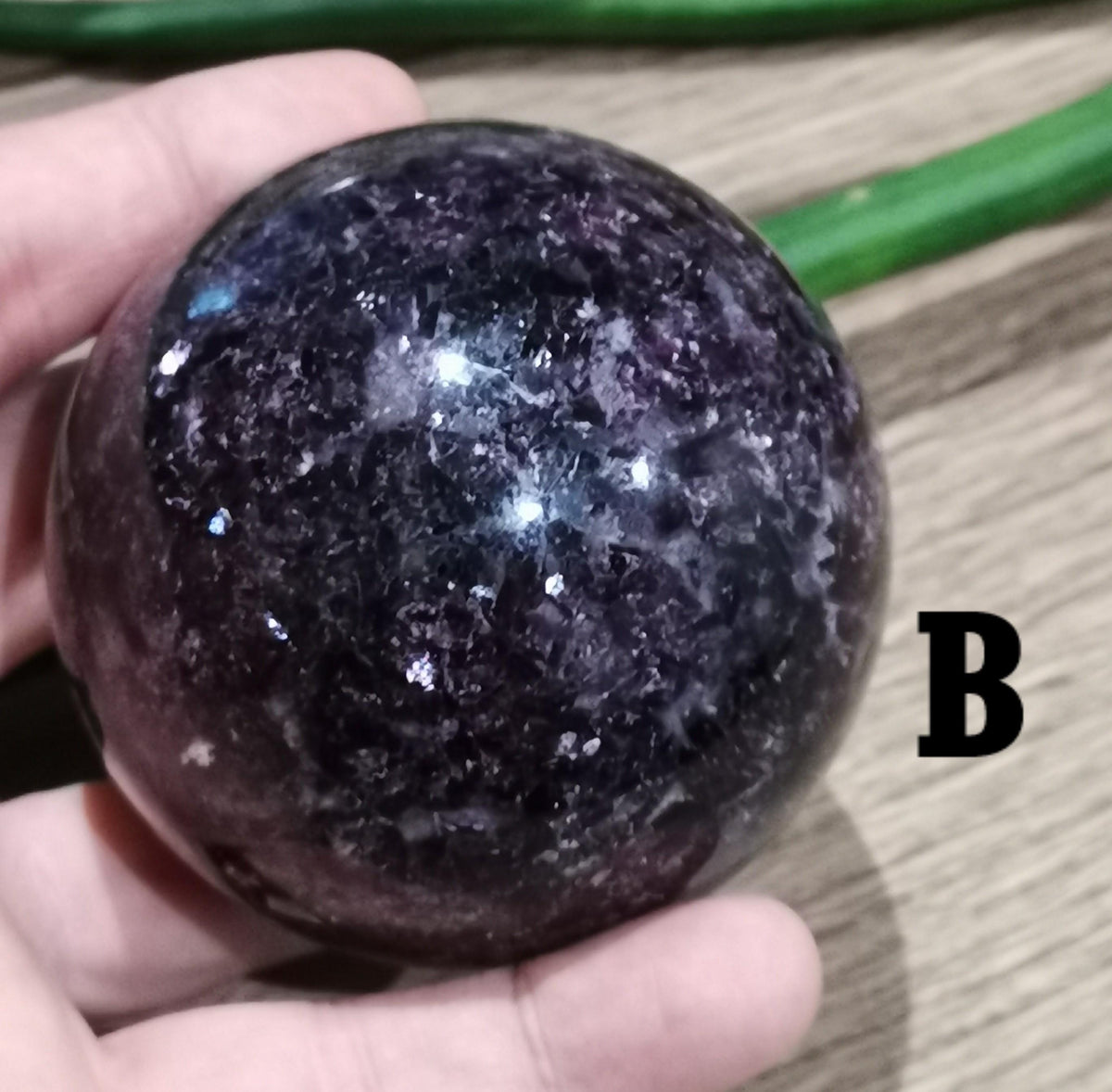 Mica Violeta / Mica Púrpura, Lepidolita AA+ / ESFERA A ELEGIR Rara de Tanzania