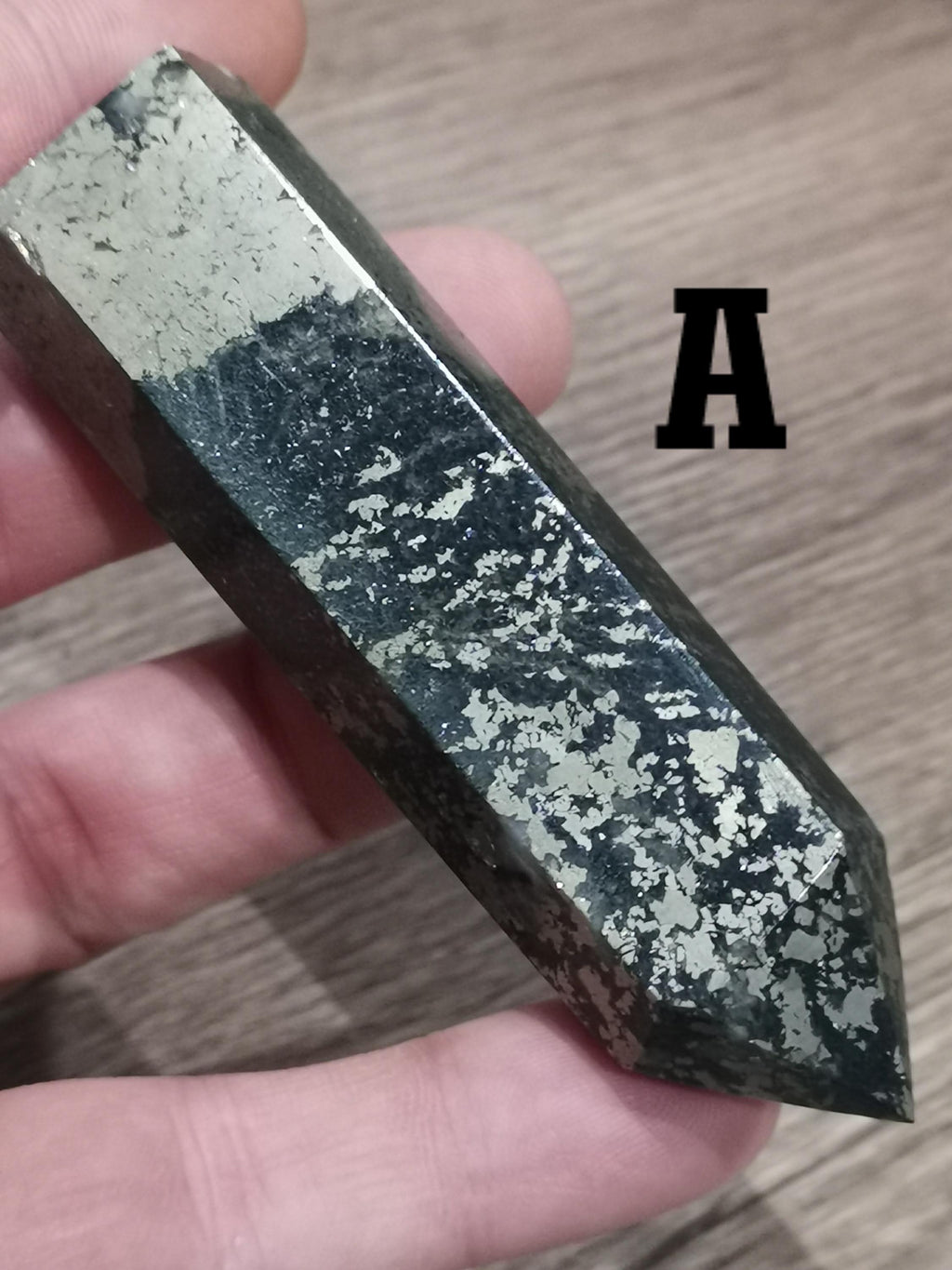 Pyrite du Pérou – Pointe obélisque en pierre naturelle au choix