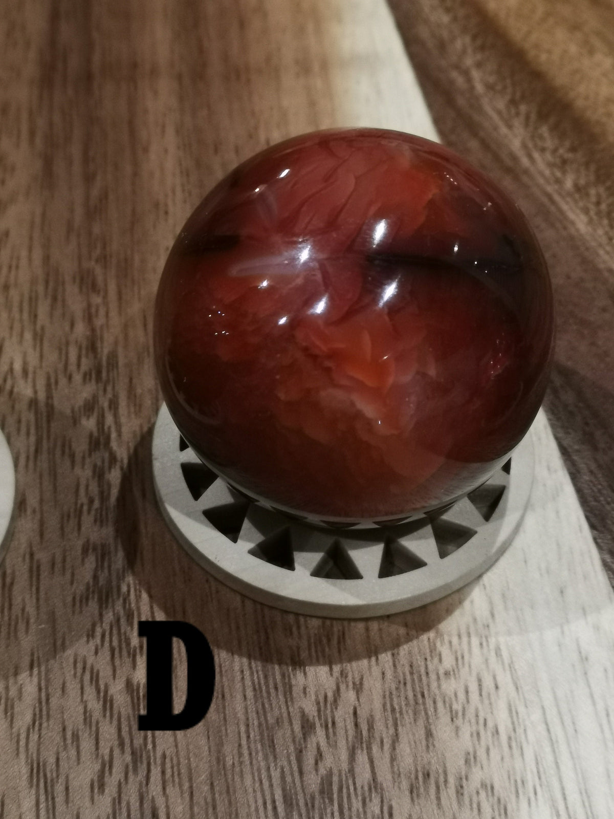 Akanja / Koraljinfärg / KULA i VALFRITT material, sten från Madagaskar / Mineralbola