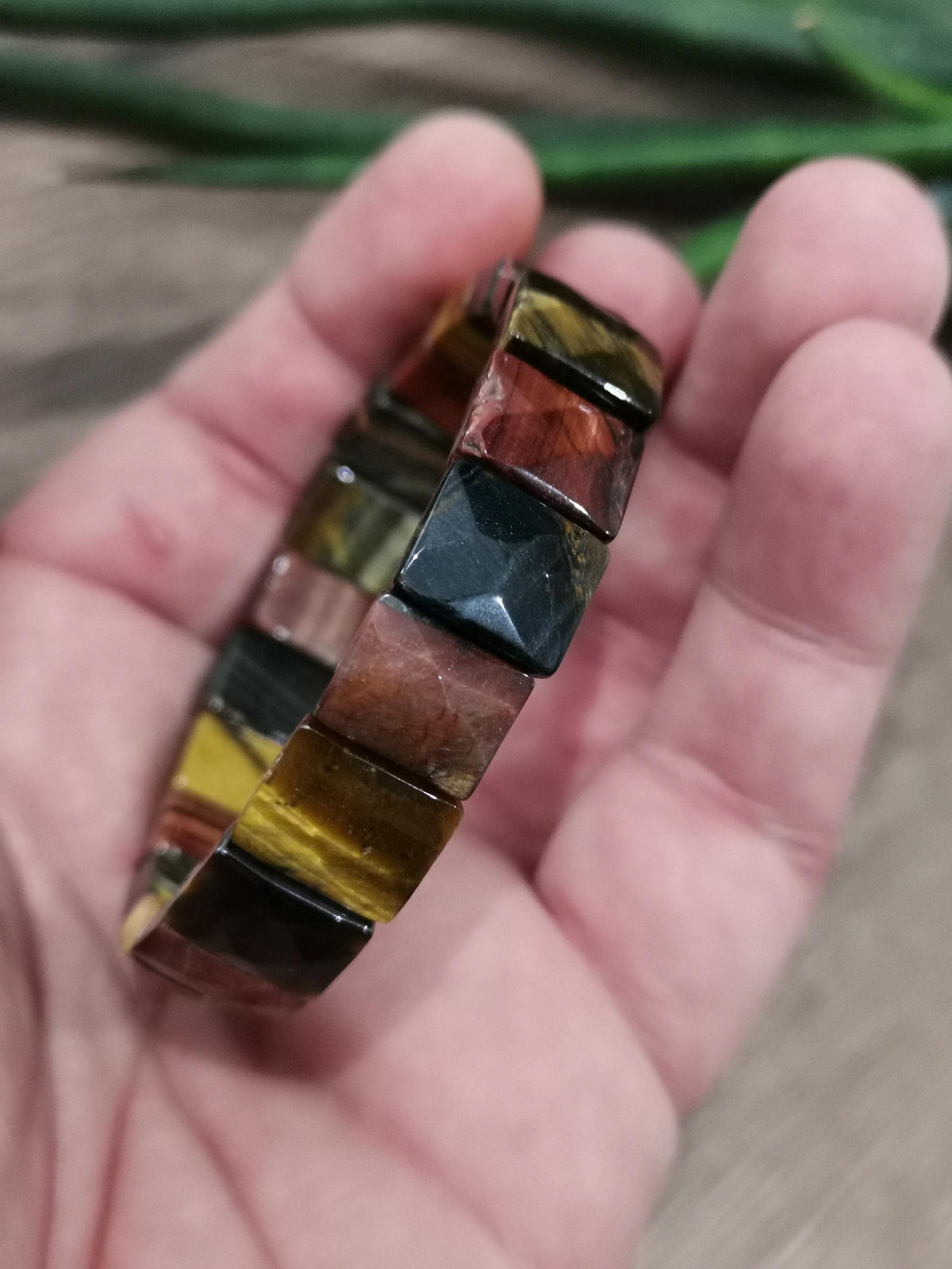 Contas de olho de tigre multicolorido: retangulares facetadas. 12 × 10 mm . pedra natural