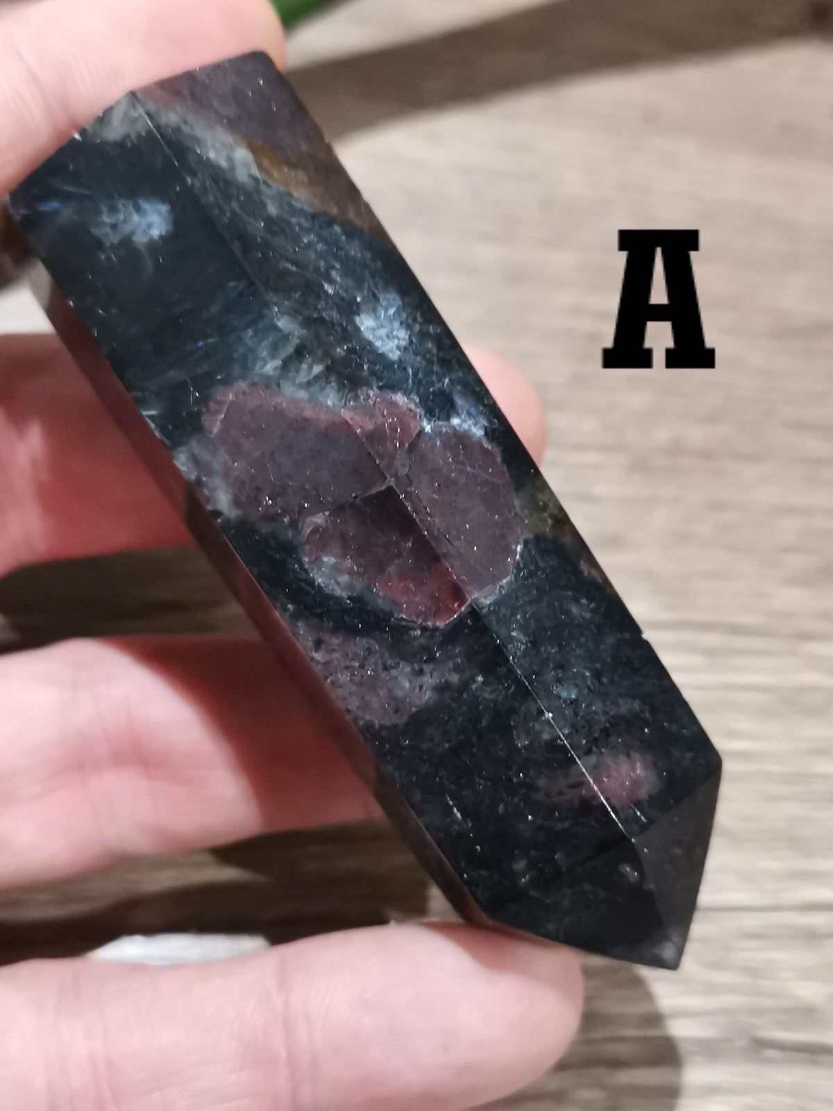 Granat almandyn z Indii – Szczyt obelisku do wyboru - Kamień naturalny