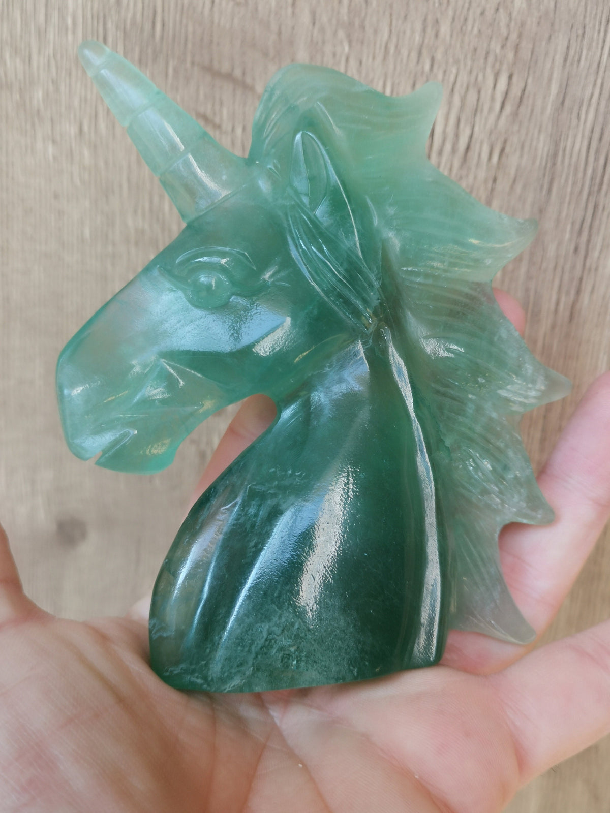 Licorne , Fluorite Verte , jolie tête de 466 grammes
