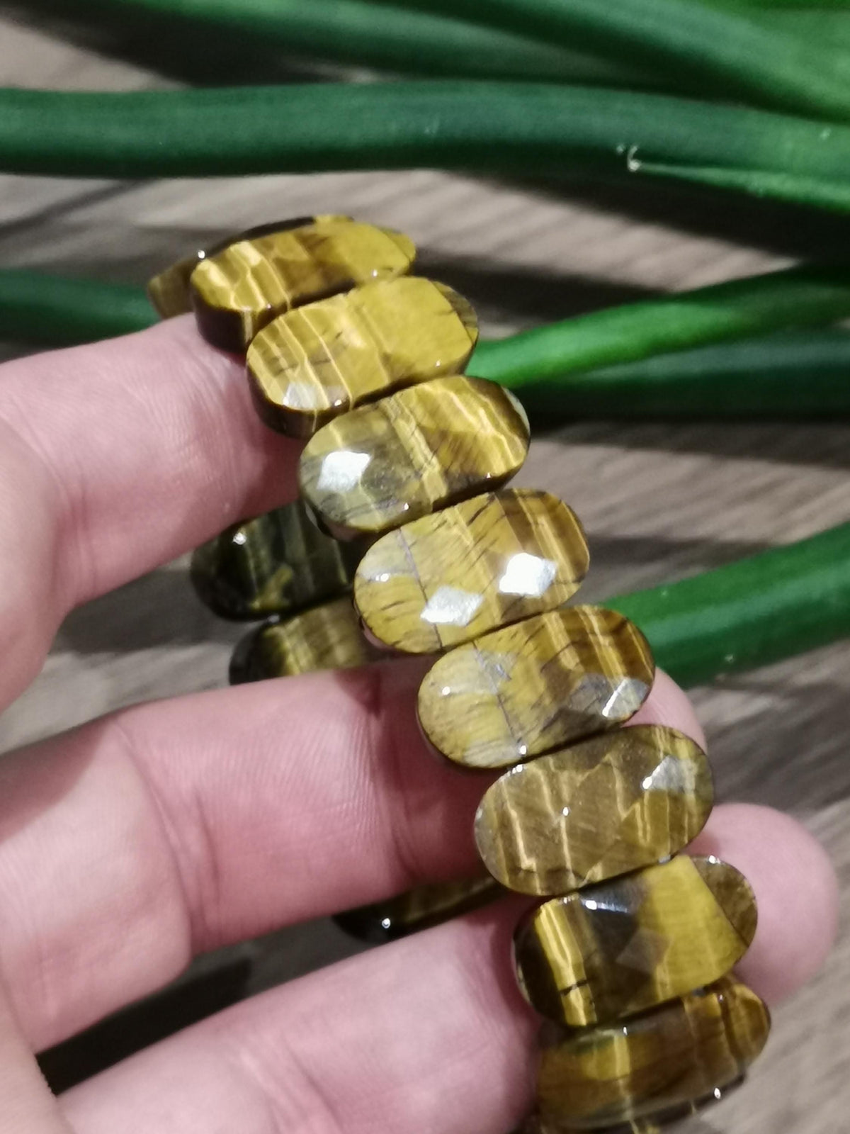 Olho de tigre amarelo, pulseira larga e conta grande formato oval facetada de 20 / 11 mm, Magnífica