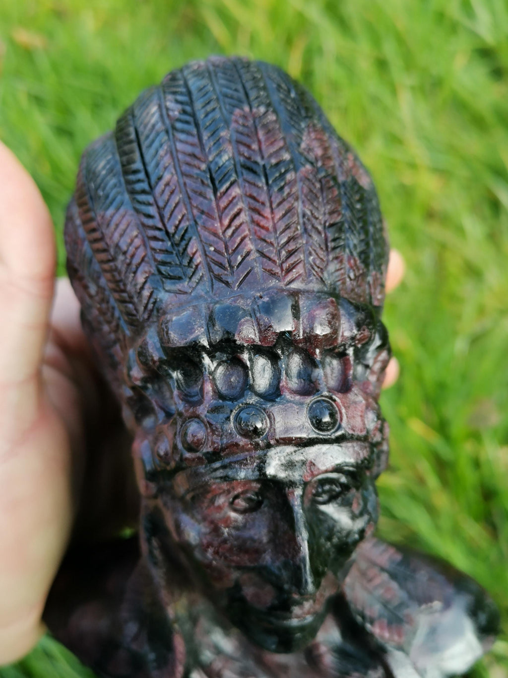 Almadin granaat -> Sculptuur, verzamelaarsbeeld van INDIANENHOOFDMAN, Apache van natuursteen