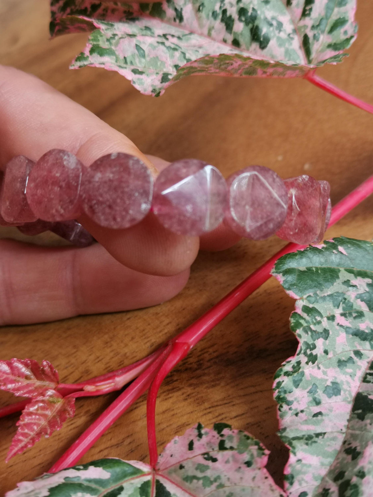 Pulseira em quartzo morango de Madagascar – Pastilhas facetadas