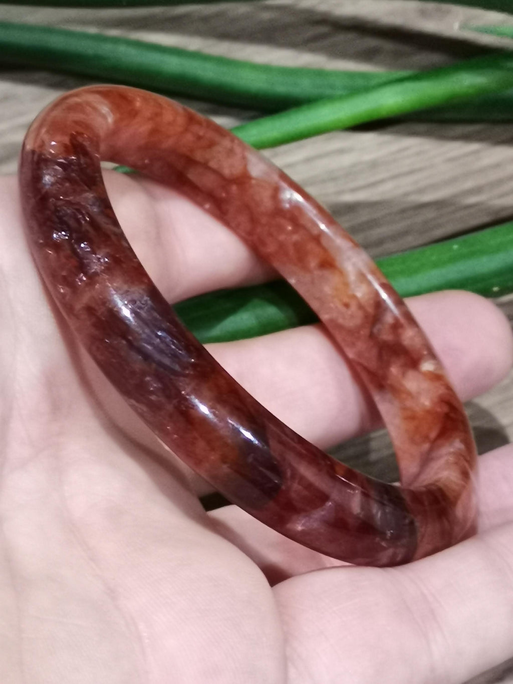 Hematoïde kwarts AA vuurrood, stijve armband / binnendiameter 64 mm