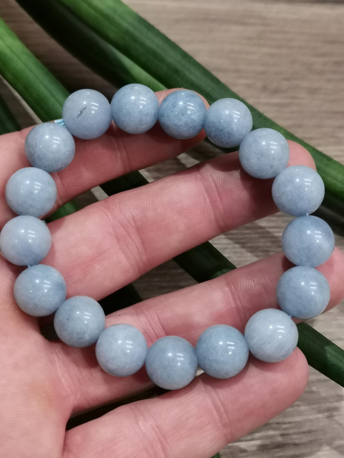 Pulseira em angelite azul, contas redondas de 8 ou 12 mm