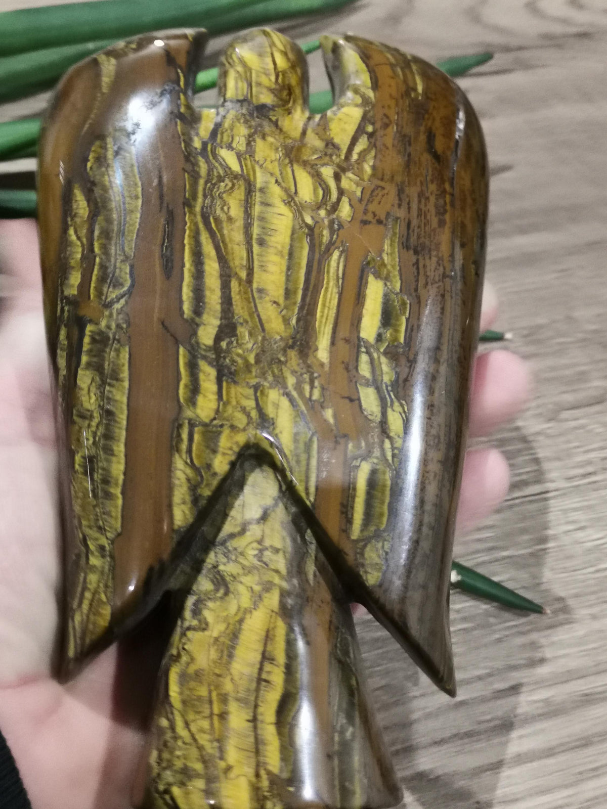 Anjo / Santo - > Escultura em Olho de Tigre Amarelo / Ouro castanho  -> 1250 gramas