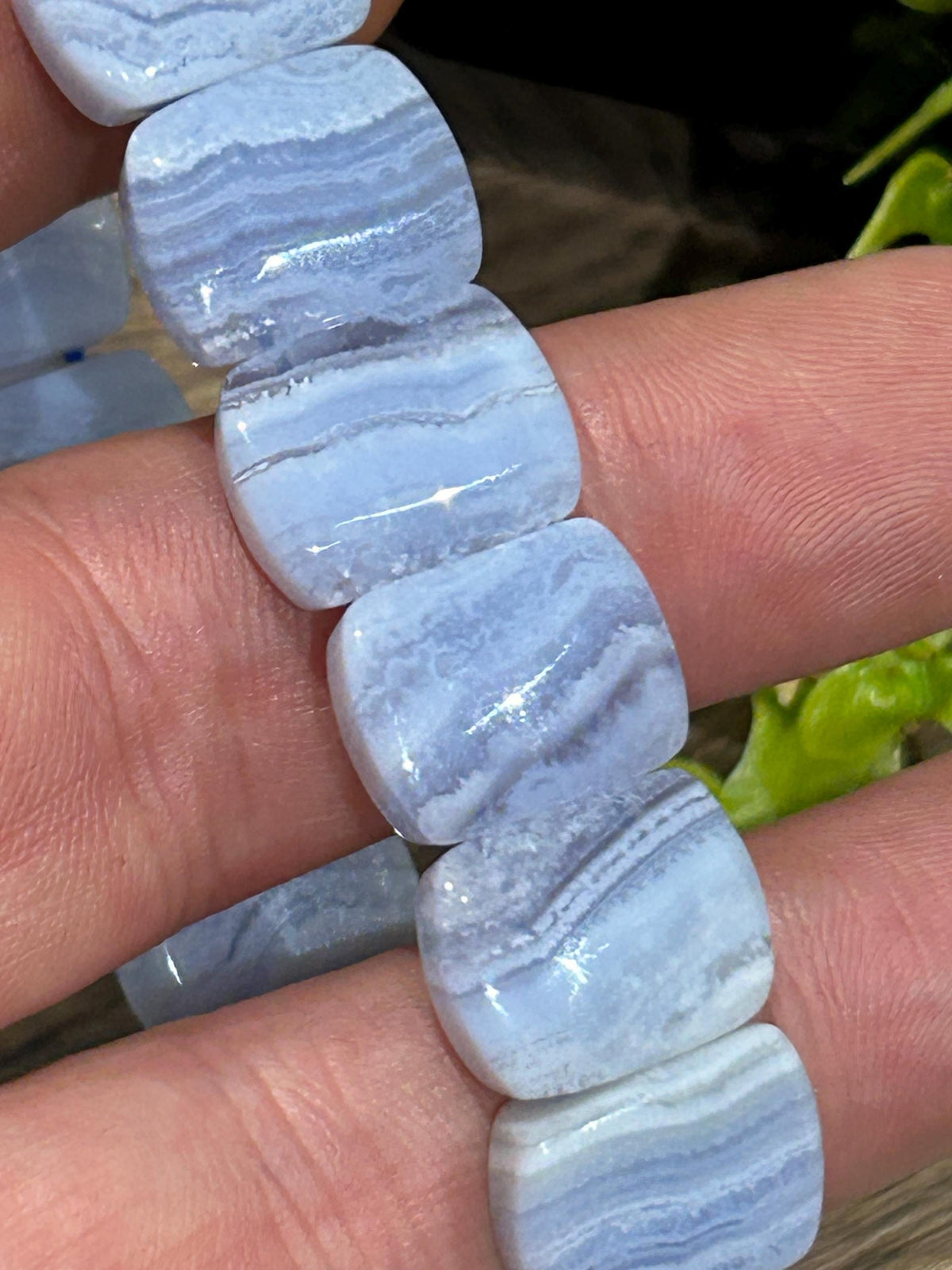 AQUA MARI-BLÅ AGAT, Armbandslängd 16,5 cm, Oval pärla 16/12 mm, Natursten från USA