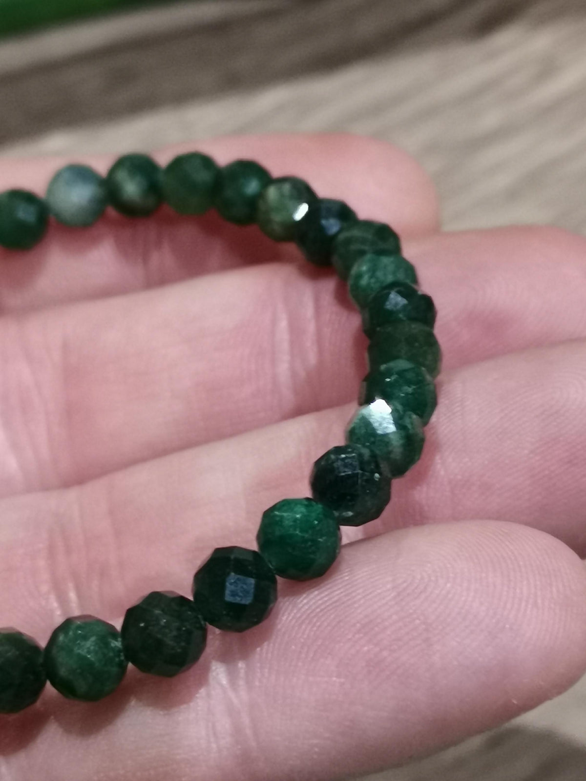 Mica Verde Fuchsite , Verde-pinheiro,  Pulseira à medida à escolha  , Pérola redonda facetada de 6 mm