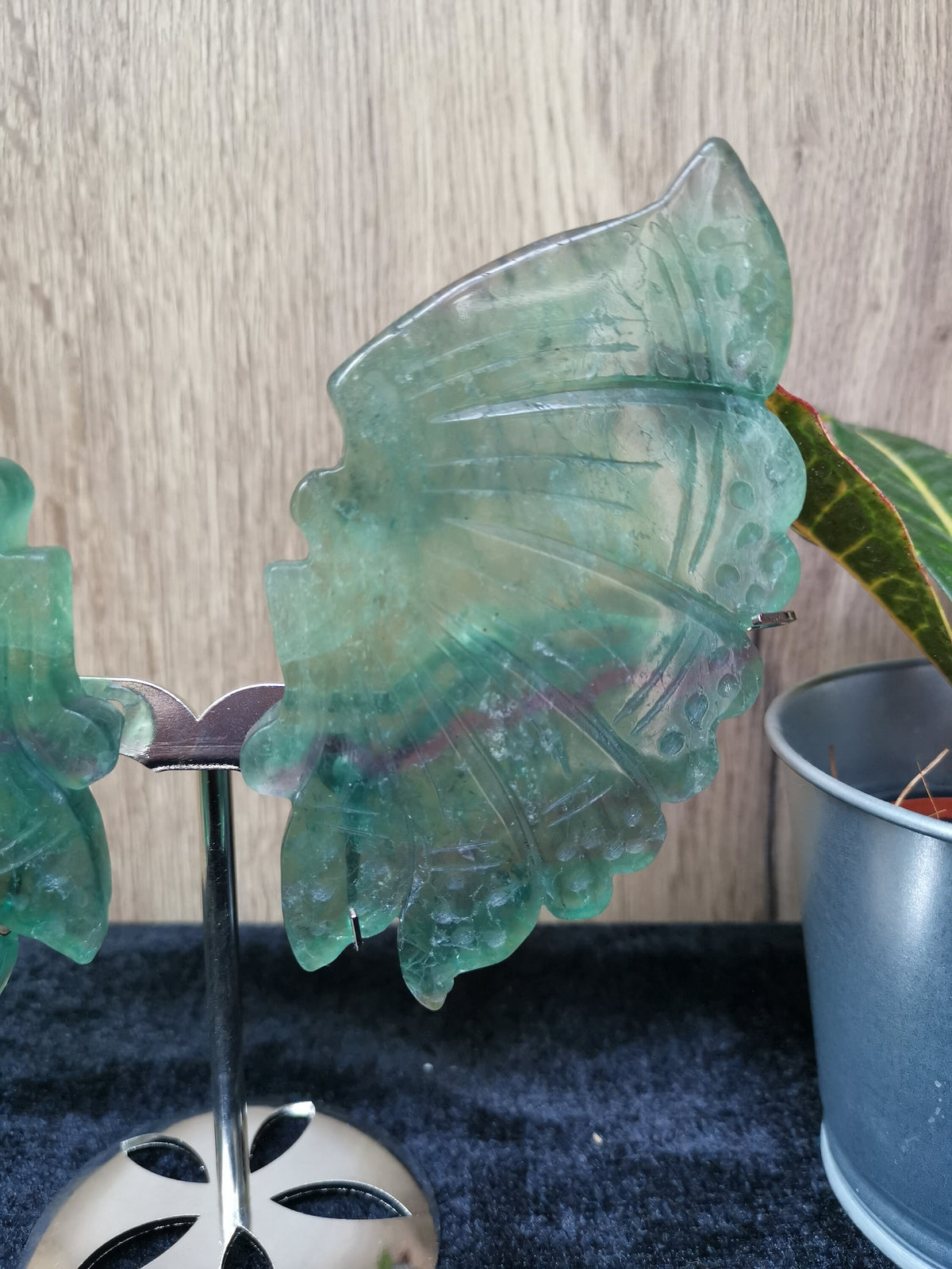 fluorite verte sculpture Aile de papillon  , Rare grande taille