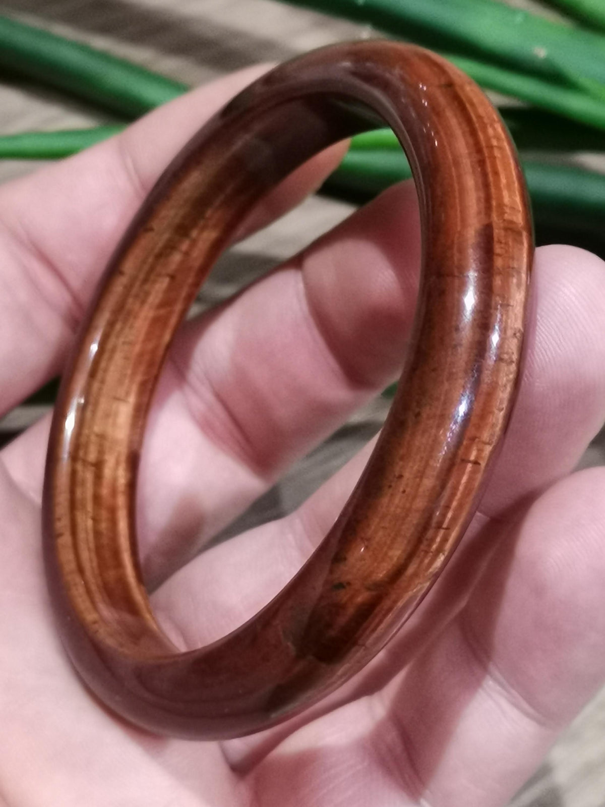 Olho de Touro, olho de tigre vermelho / Pulseira JONC Rígida em pedra natural / Diâmetro 61 mm
