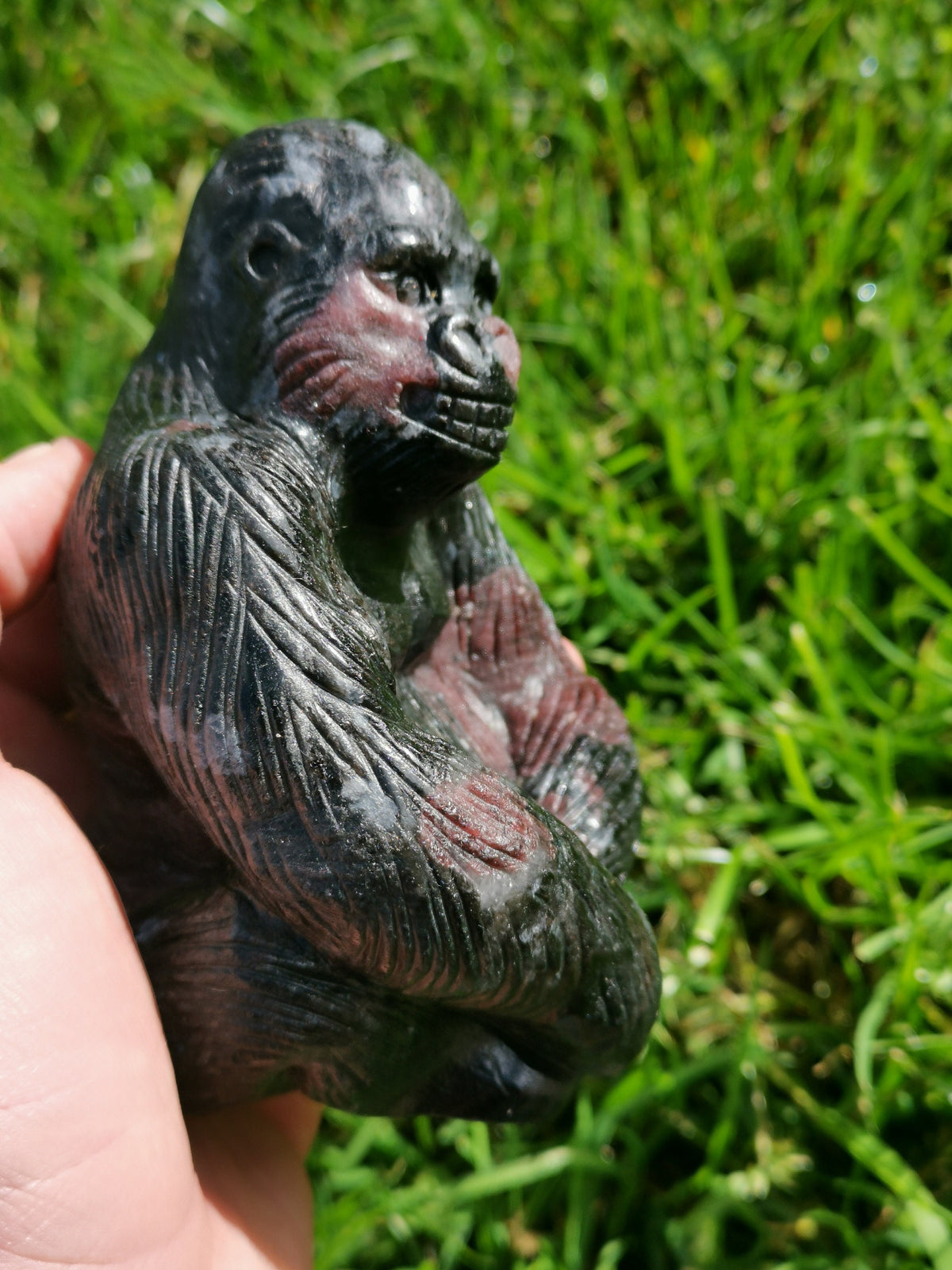 Gorillabeeld van Almandijn Granadaat / Herkomst India