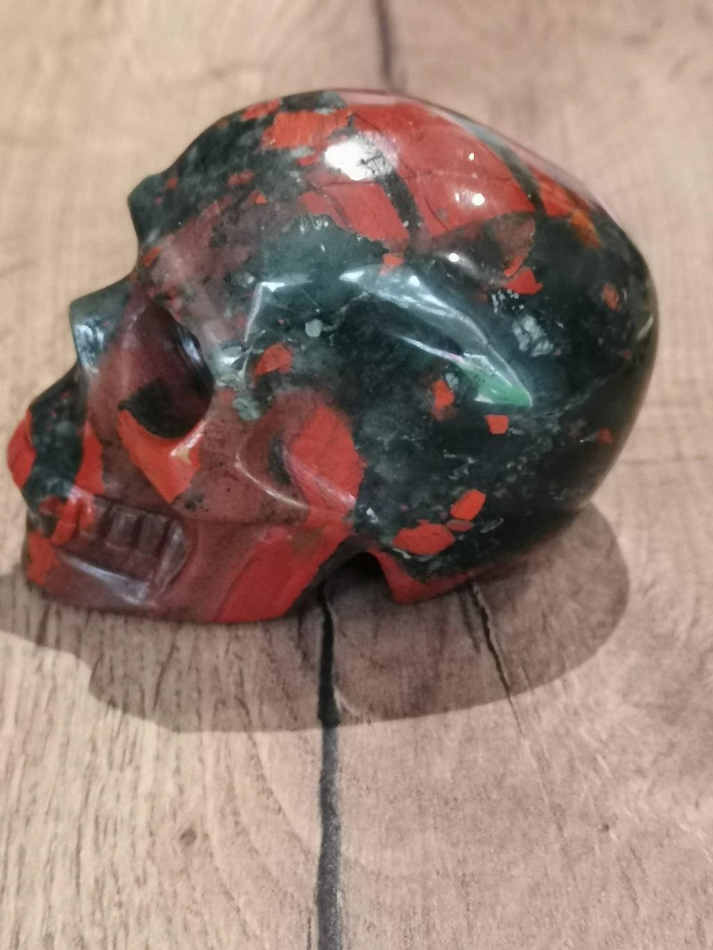 Jaspe Héliotrope / Jaspe de sang Africain / African blood stone , Sculpture Crâne de cristal 3.5 Pouce