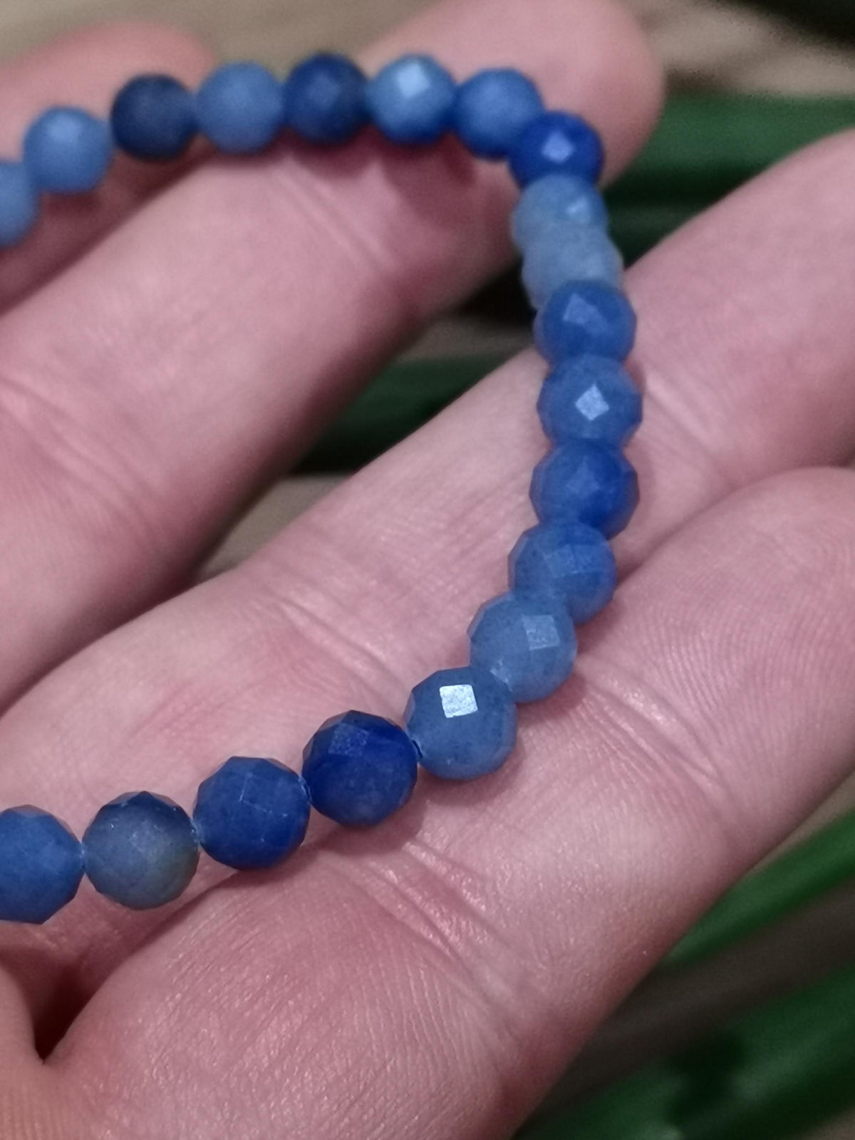 Aventurin Brasilieblå , Armband efter mått valfritt  , Rund A-facetterad pärla 6 mm