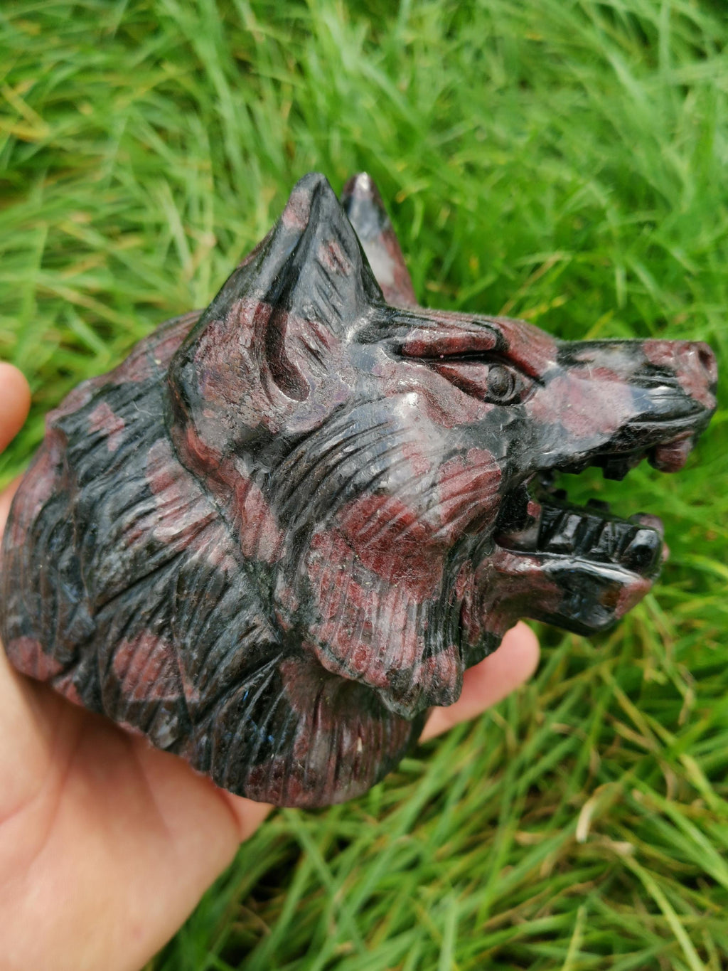 WOLF , Sculptuur /standbeeld , Granaat Almandijn  -> Natuursteen AA