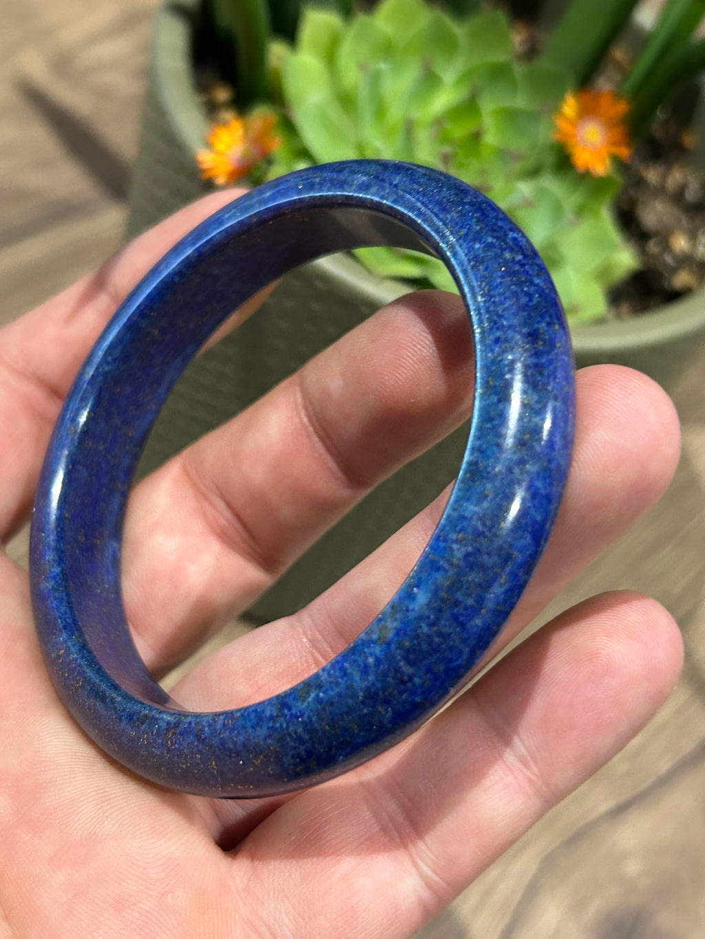 Lapis lazuli -- > Starre BORGARM, binnendiameter 64 mm, zeldzaam en van mooie kwaliteit, natuursteen