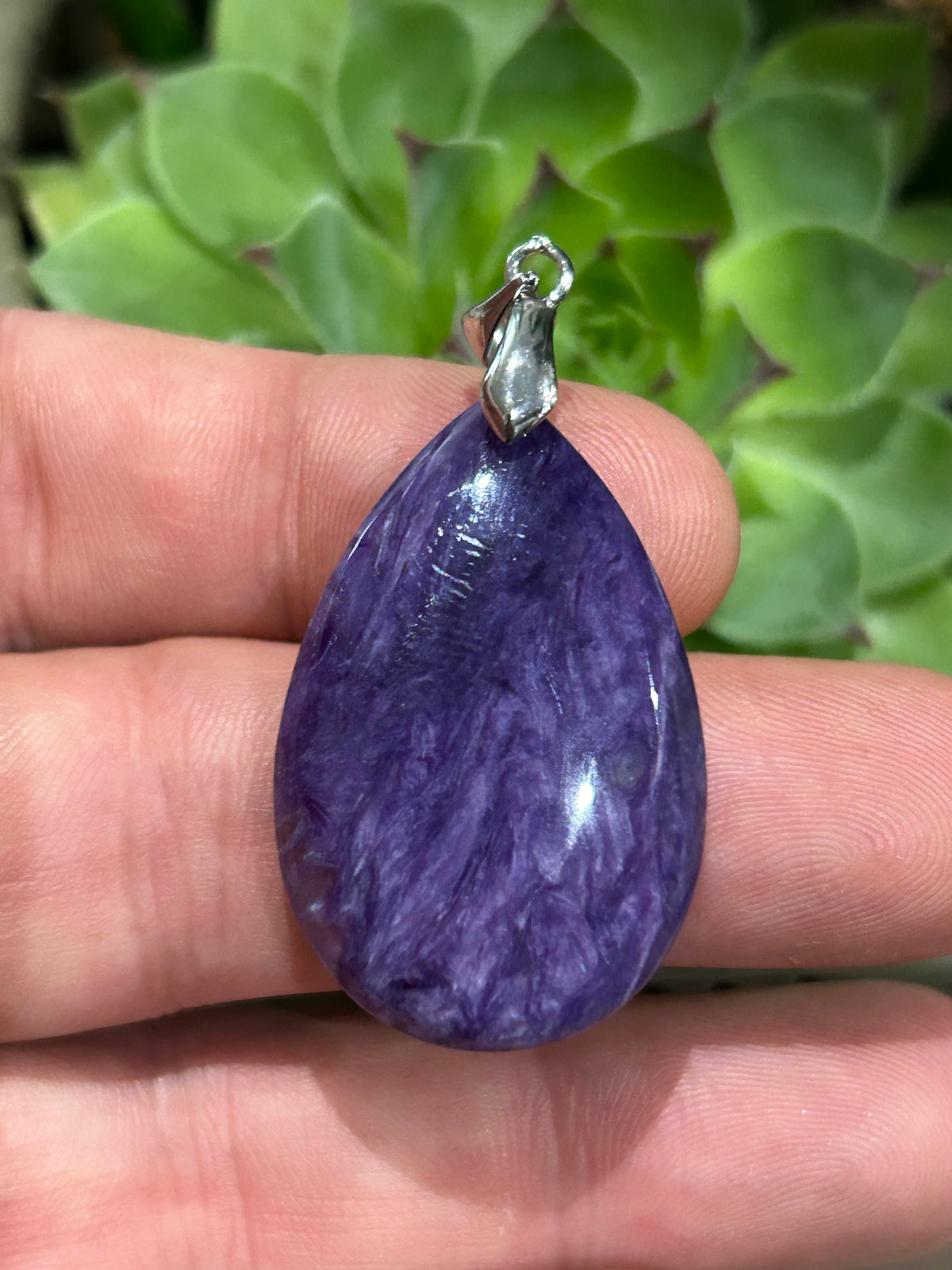 Pendentif en charoïte de Sibérie · Pierre naturelle en forme de goutte