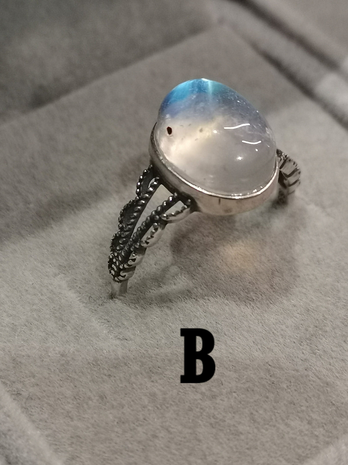 Blauer Mondstein, wahlweise als 925er-Silberring, größenverstellbar