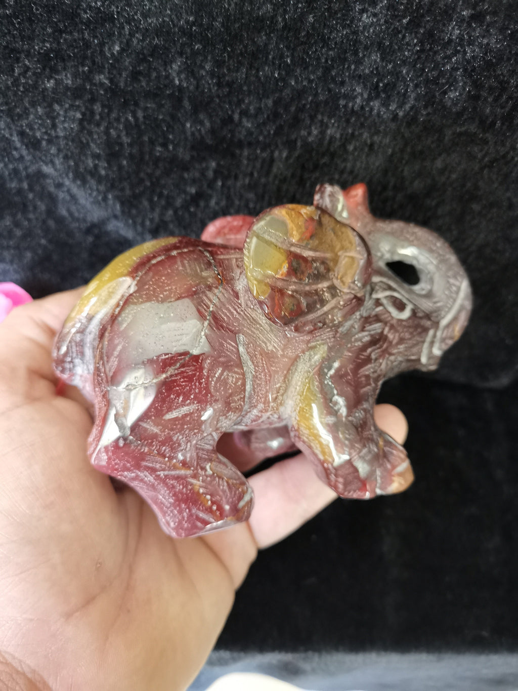 Elephant carved in JASPER MOKAÏTE stone, antique finish