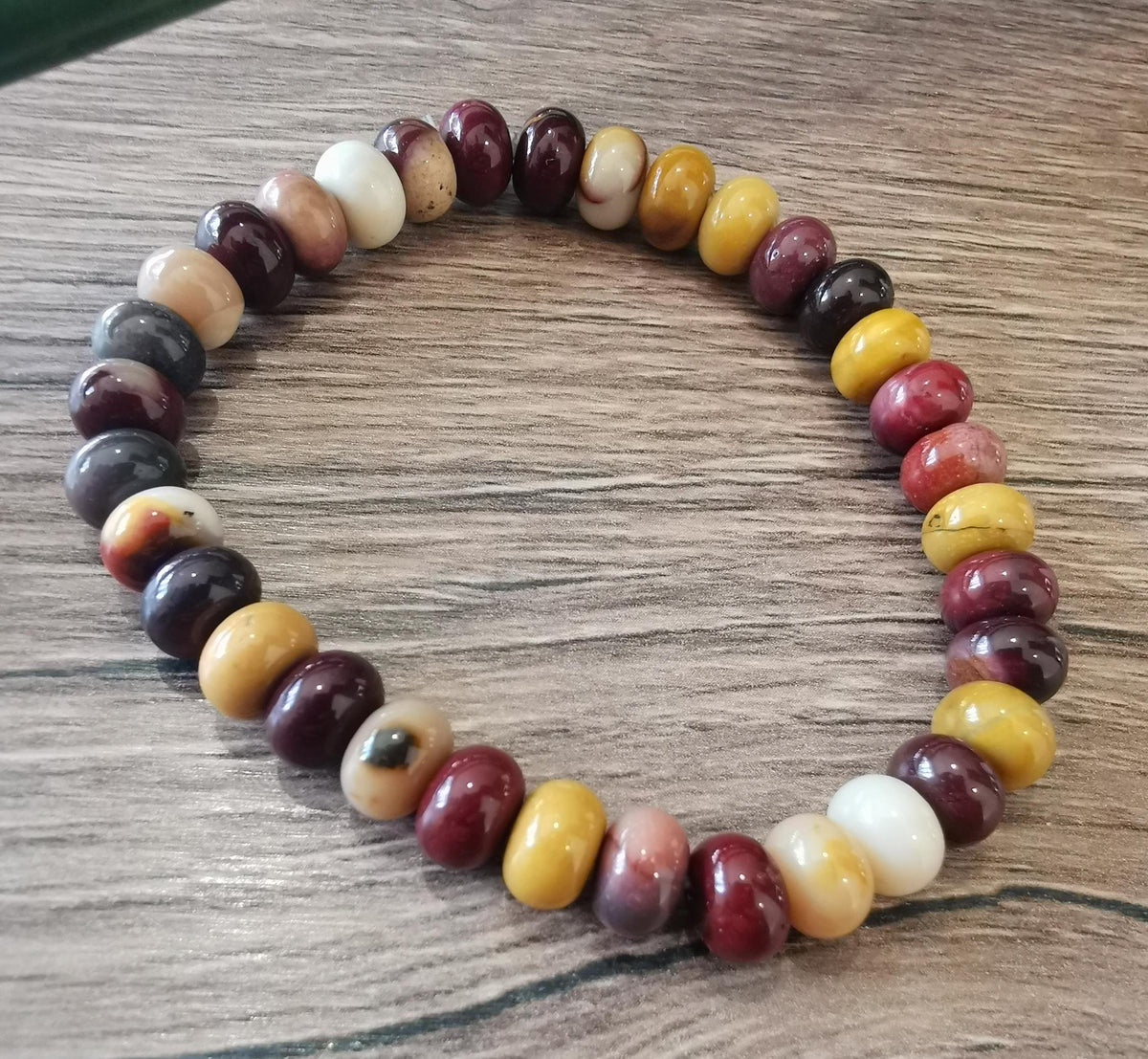 Jaspis Mookaite , mookaite / Armband met donutvormige kralen / Elastisch koord en natuurlijke halfedelsteen