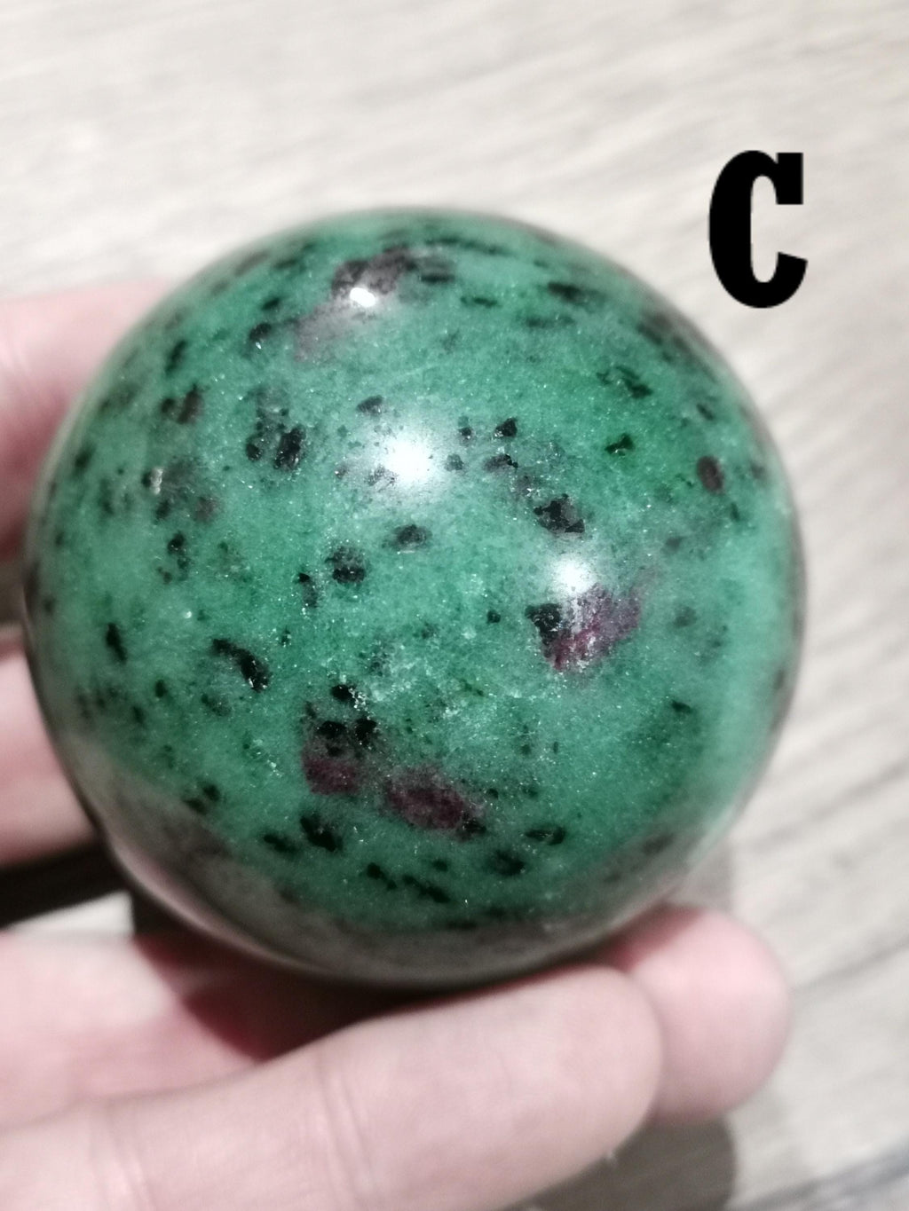 Sfera in rubino su zoissite - pietra naturale – Da 58 a 63 mm – A scelta