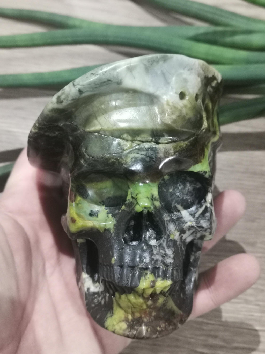 Militare , Basco Verde , Scultura in pietra naturale JASPE HISO , Teschio in pietra da collezione / Crystal Skull