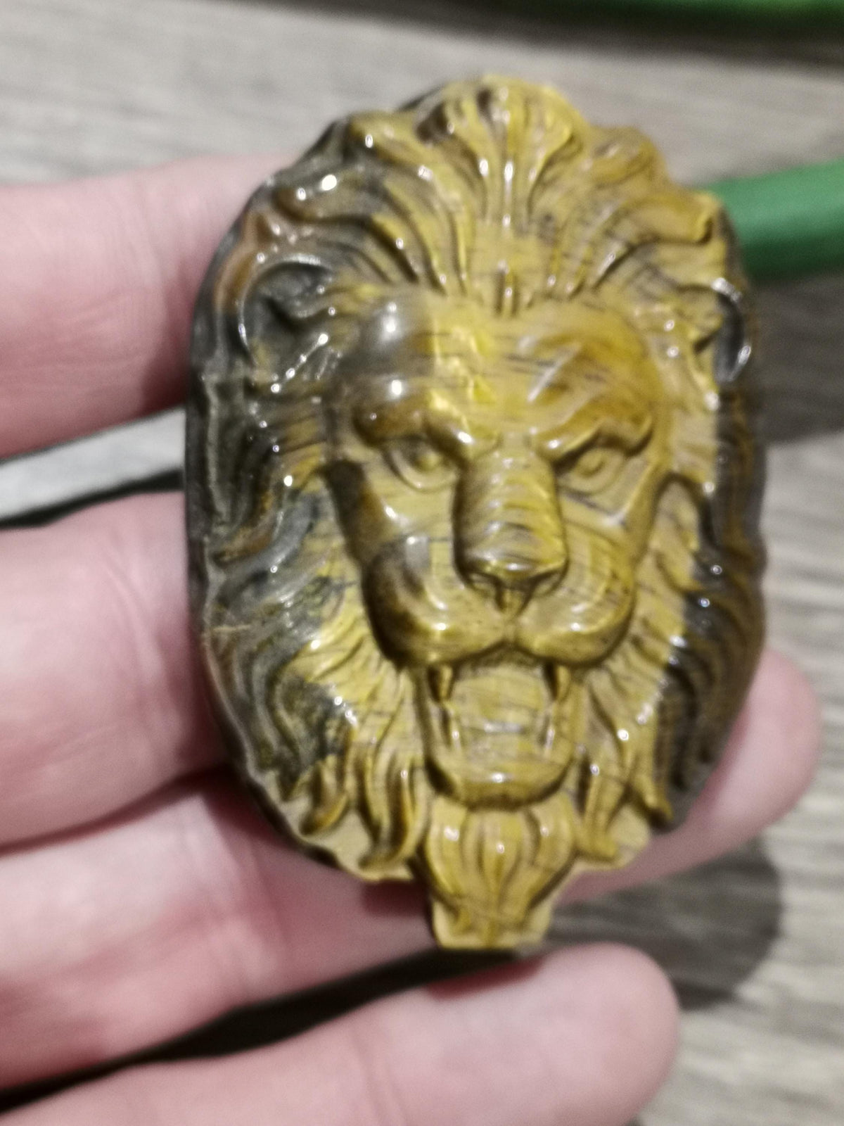 Cabeça de leão gravada – Obsidiana dourada, prateada ou olho de tigre / Pedra natural