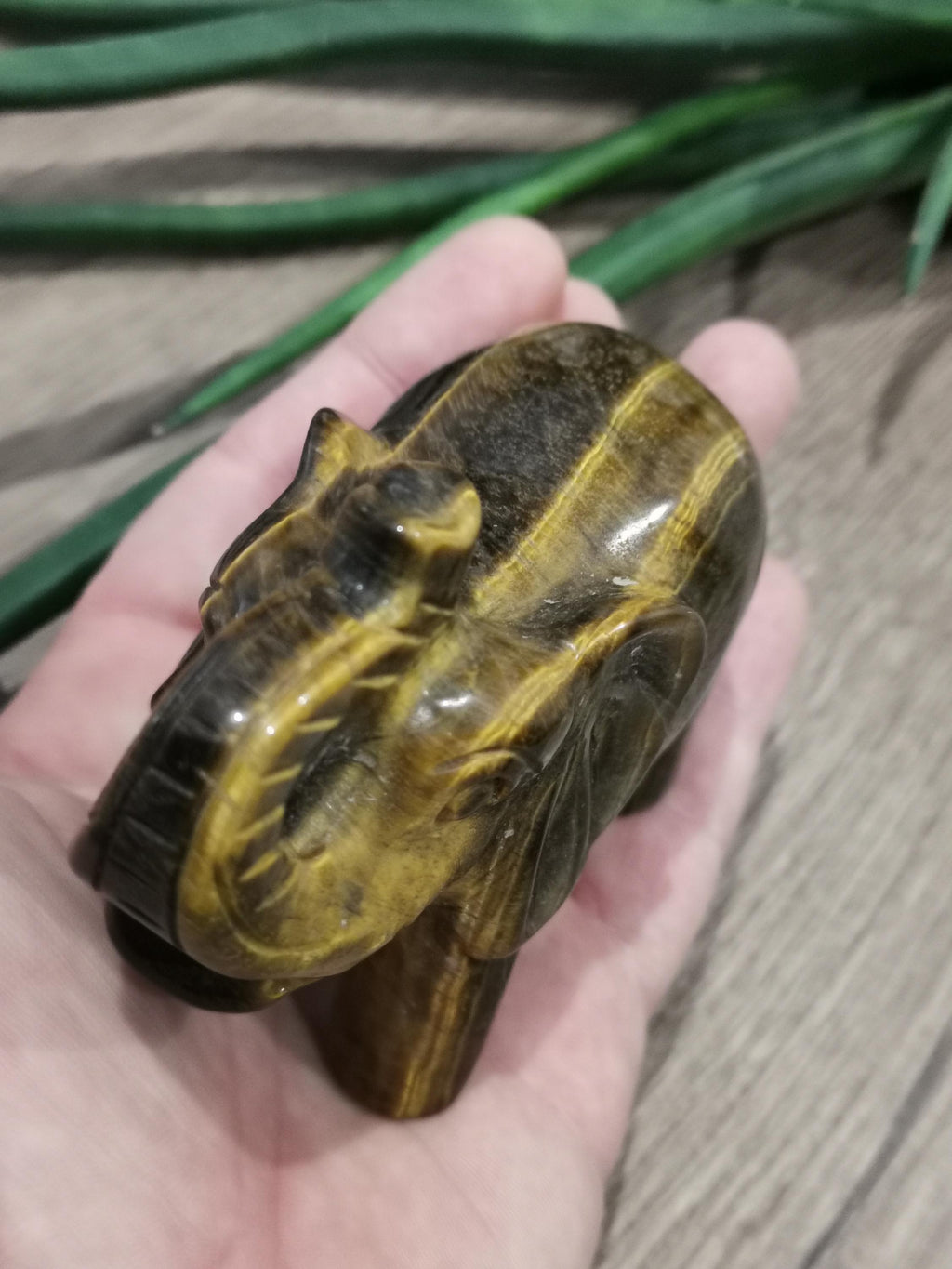 Tiger's eye, elephant sculpture -> 395 grams, Statue, Carved minerals