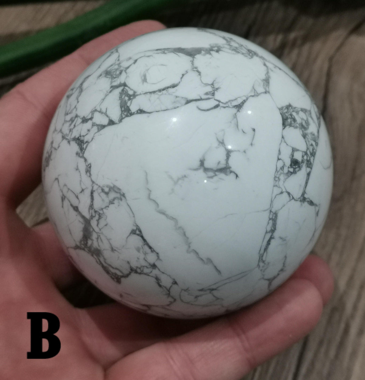Howlite natural stone from the USA -> Collector's sphere / crystal healing YOUR CHOICE