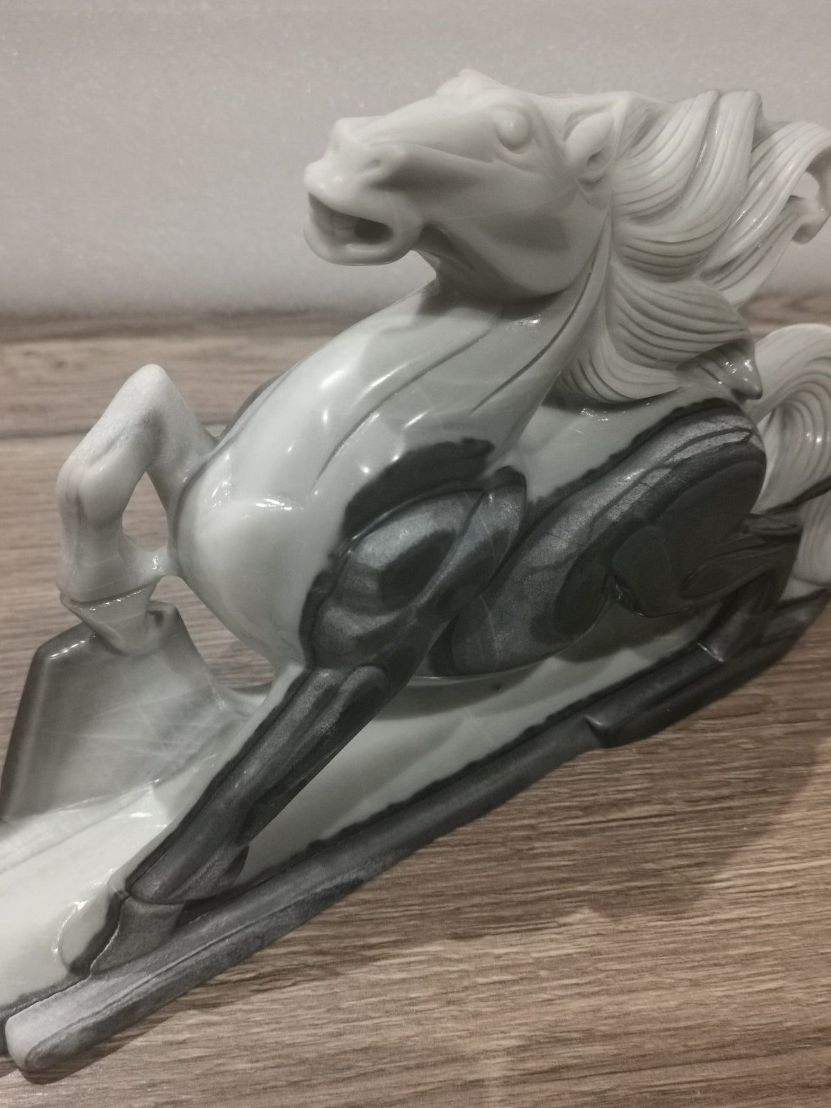 Magnifica Scultura XL di Cavallo in Diaspro Bandato Asiatico