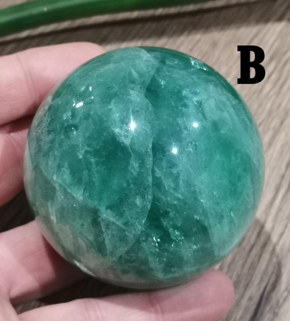 Fluorita verde de China   -- > Esfera A ELEGIR, ideal para un toque bien colorido en su colección