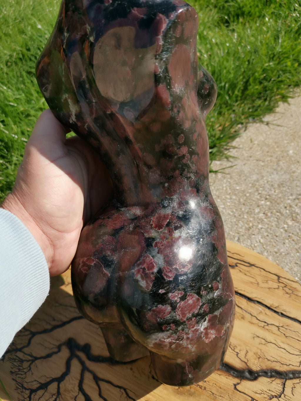 Buste XL, vrouwelijk lichaam van granaat-almandijn 7 kg, standbeeld van natuursteen