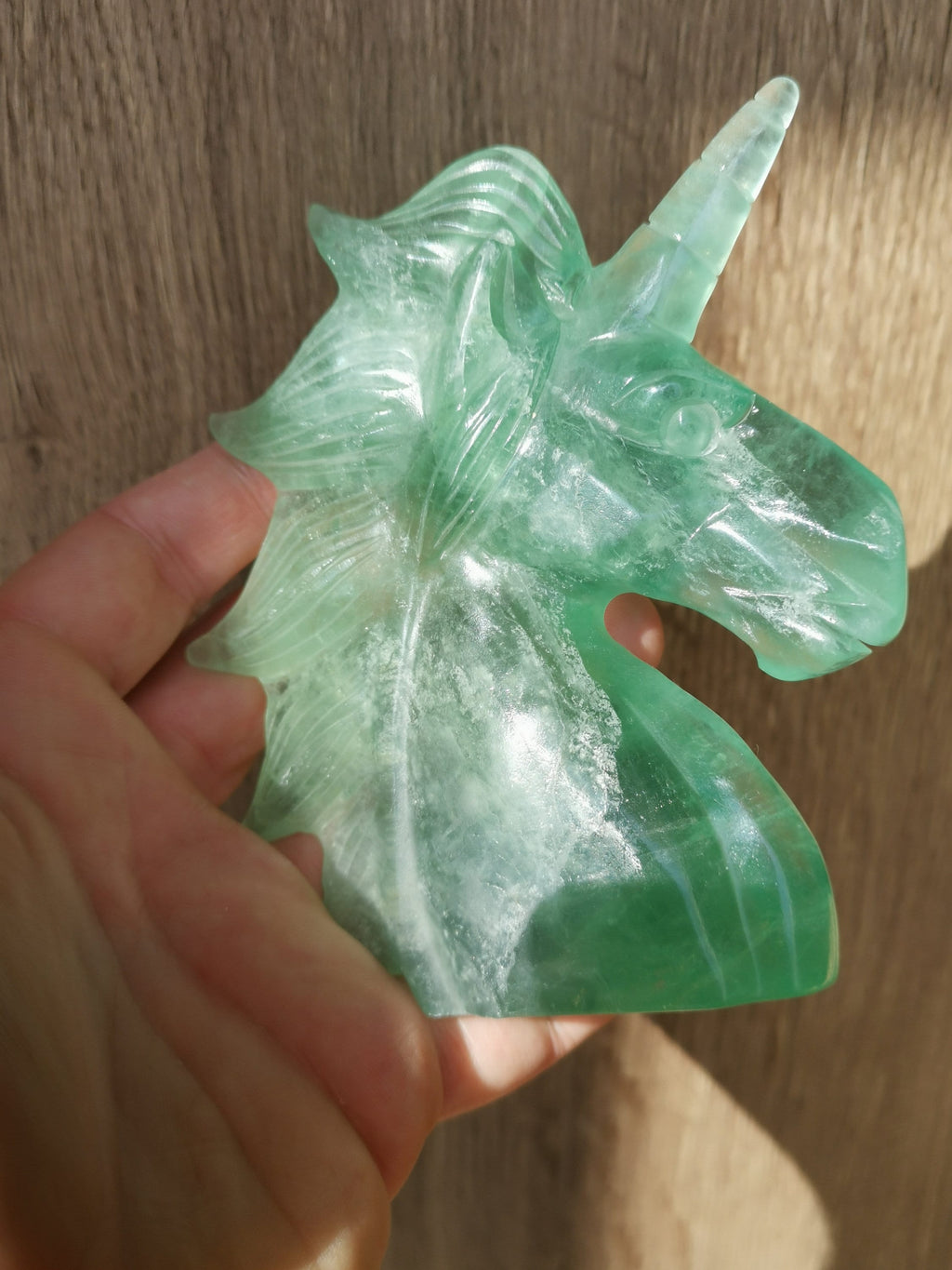 Eenhoorn , Groene Fluoriet , mooie kop van 466 gram