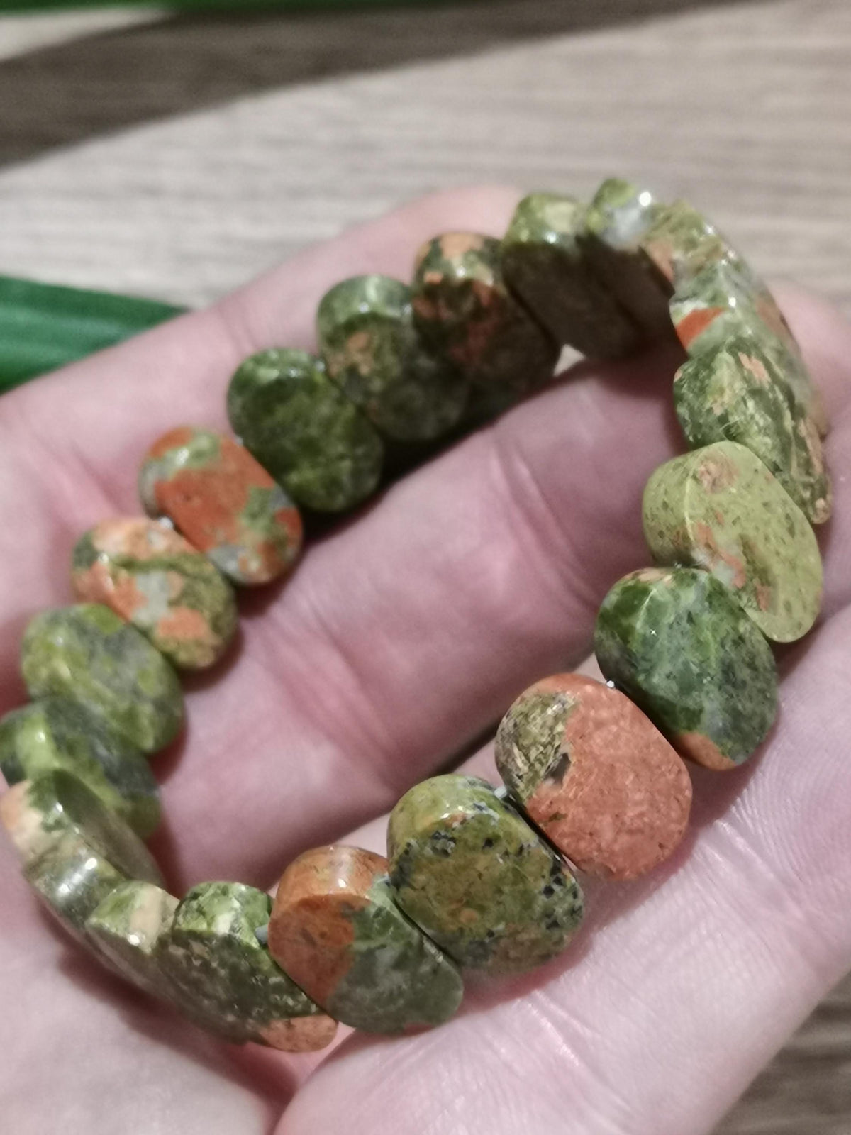UNAKITE , Bracciale su misura in perla ovale sfaccettata da 14 x 9 mm