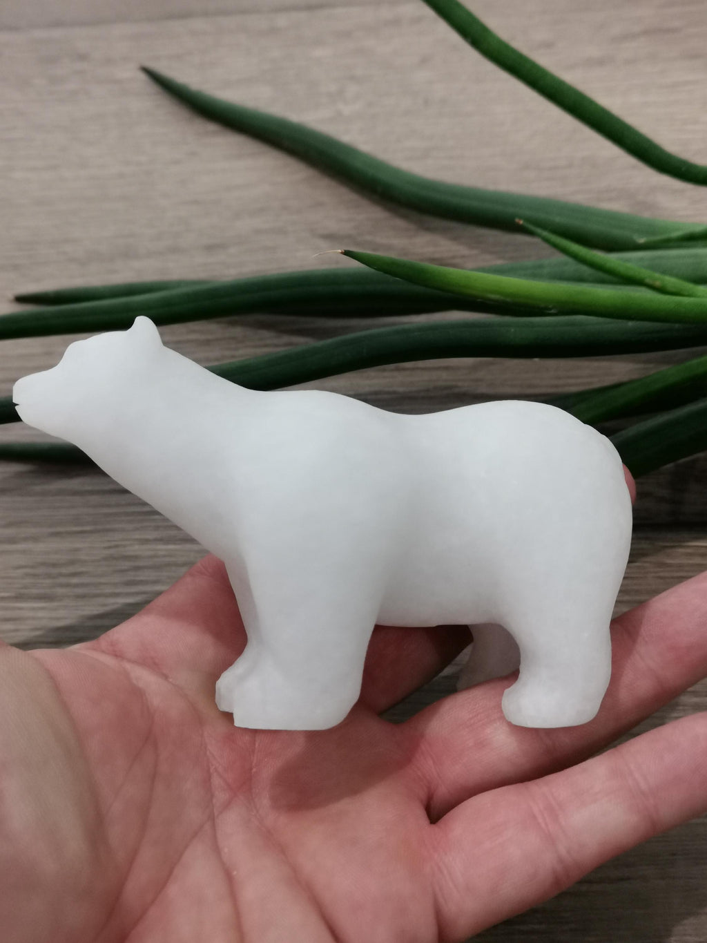 IJsbeer, sculptuur van natuursteen 390 g -> puur wit jade, ideaal als kerstdecoratie